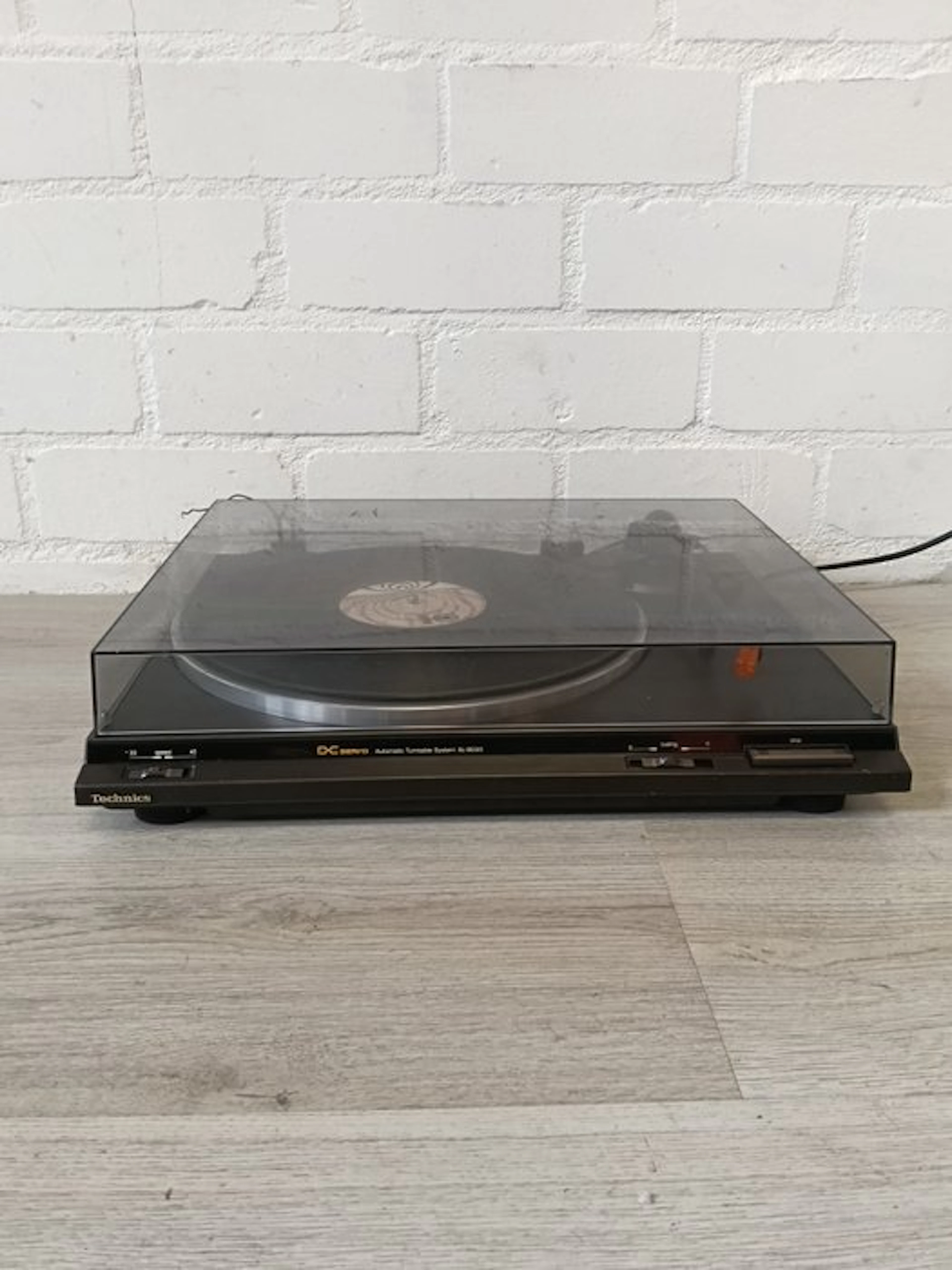 Technics - SL-BD20 Belt-Drive Turntable