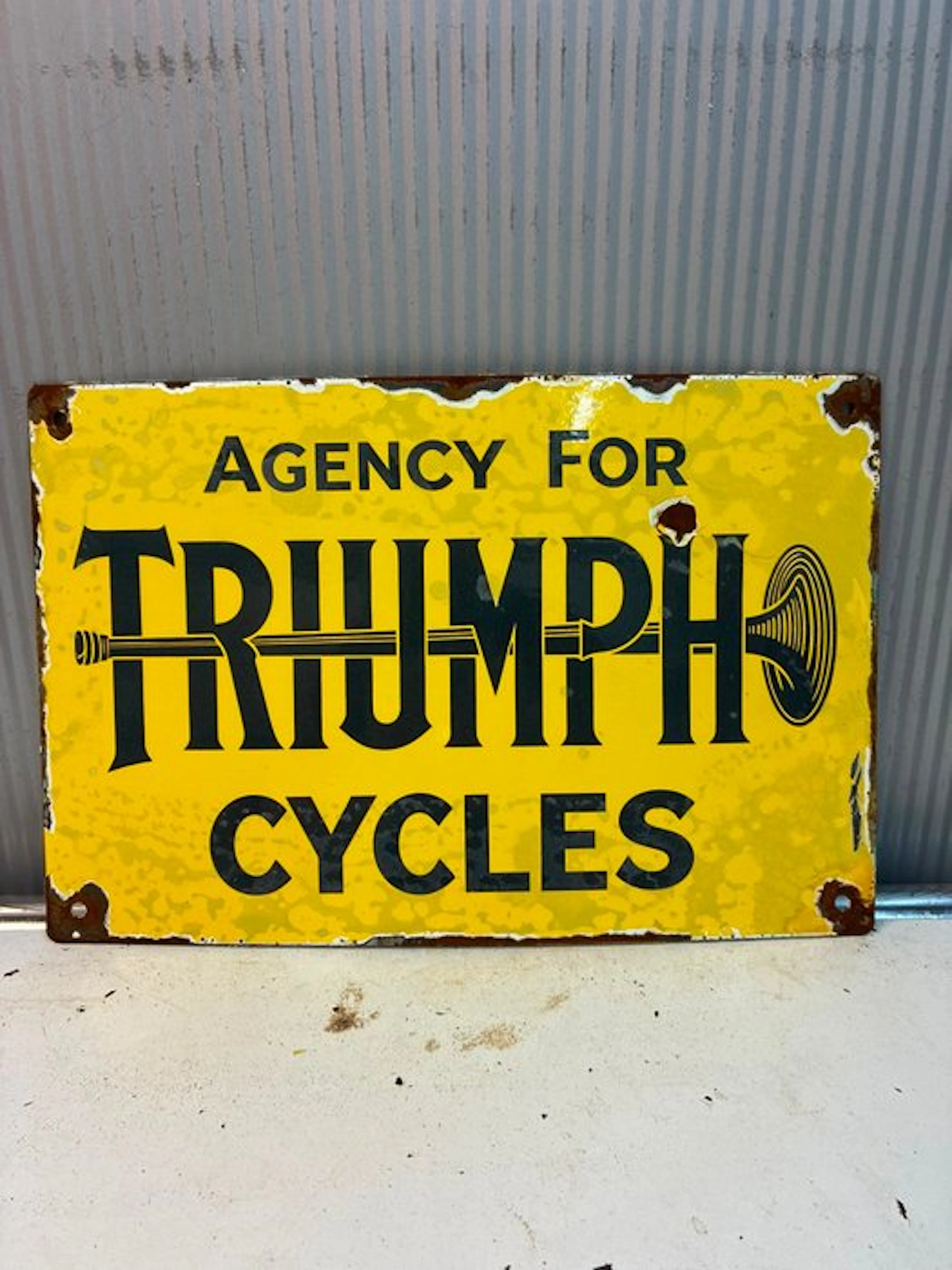 Triumph Cycles – Geel Emaille Reclamebord – Klassieke...