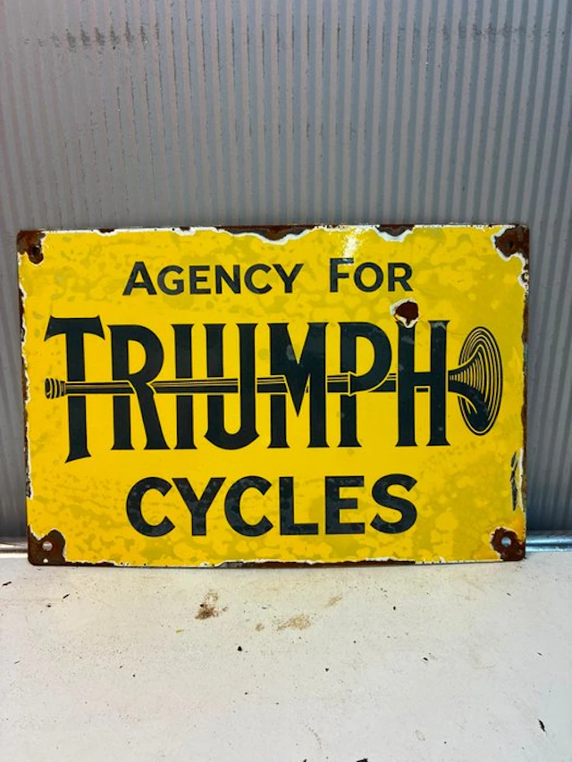 Triumph Cycles – Geel Emaille Reclamebord – Klassieke...