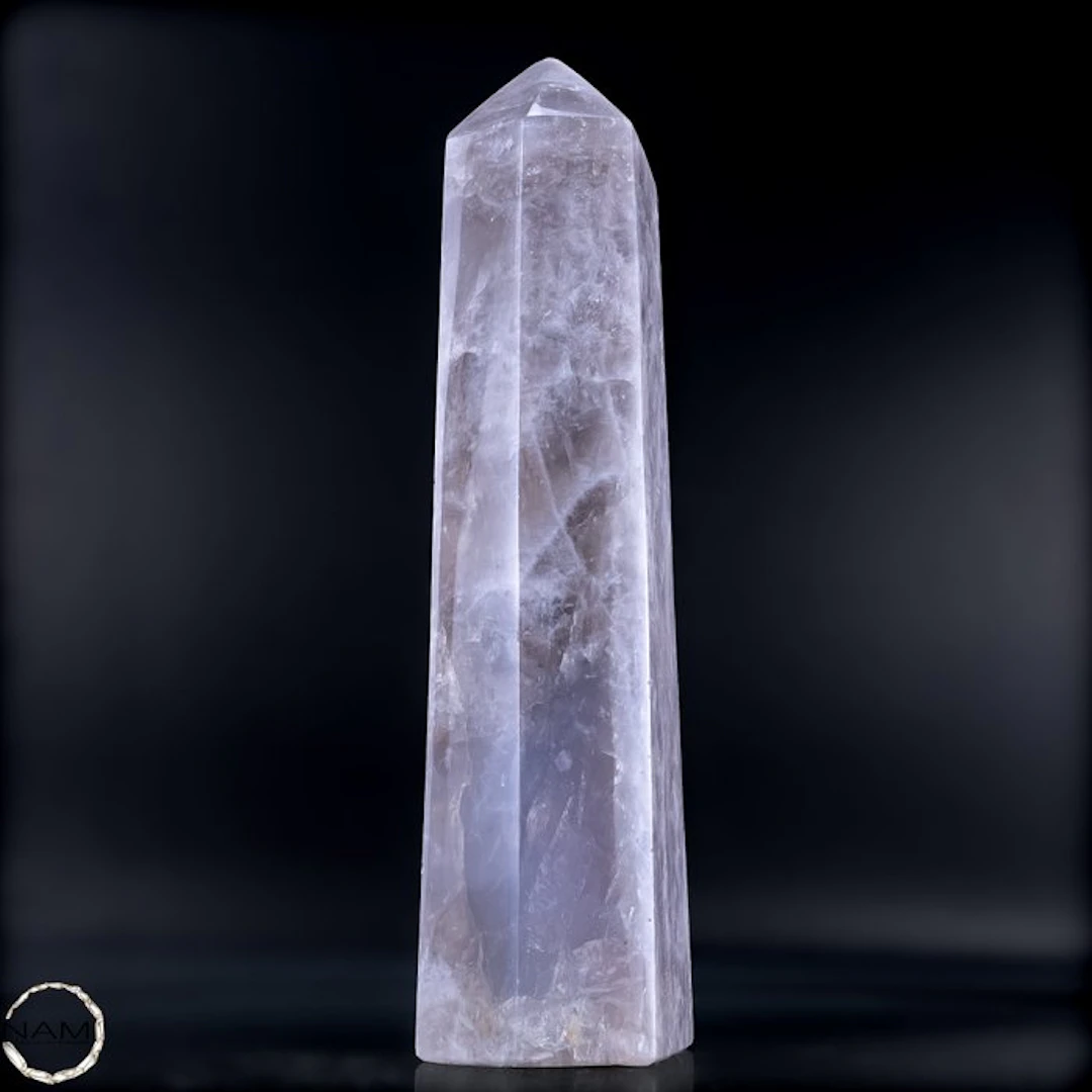 Natural lavender rose quartz obelisk – Gentle harmony in...