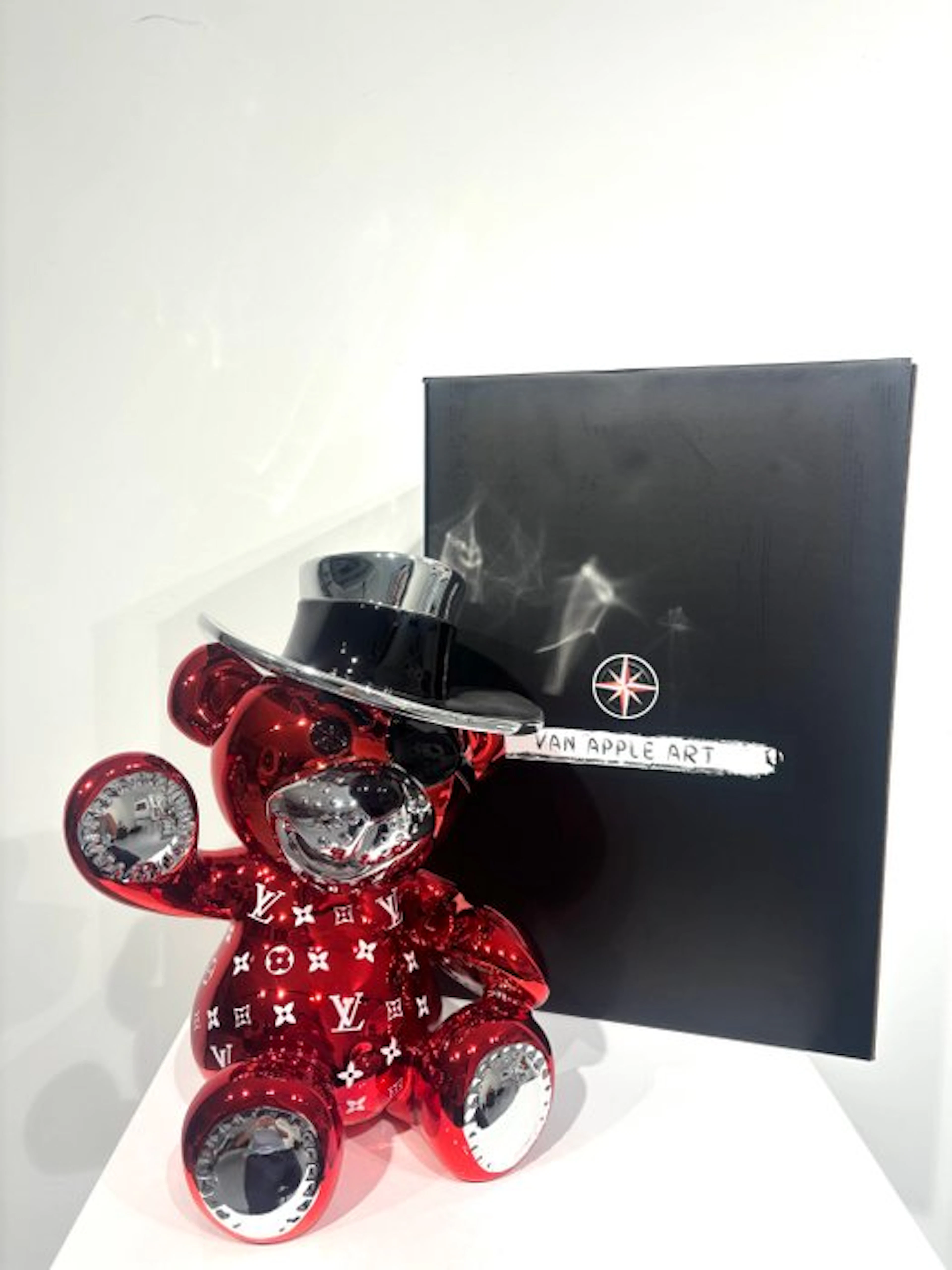 Van Apple - Bandit Bear LV Red