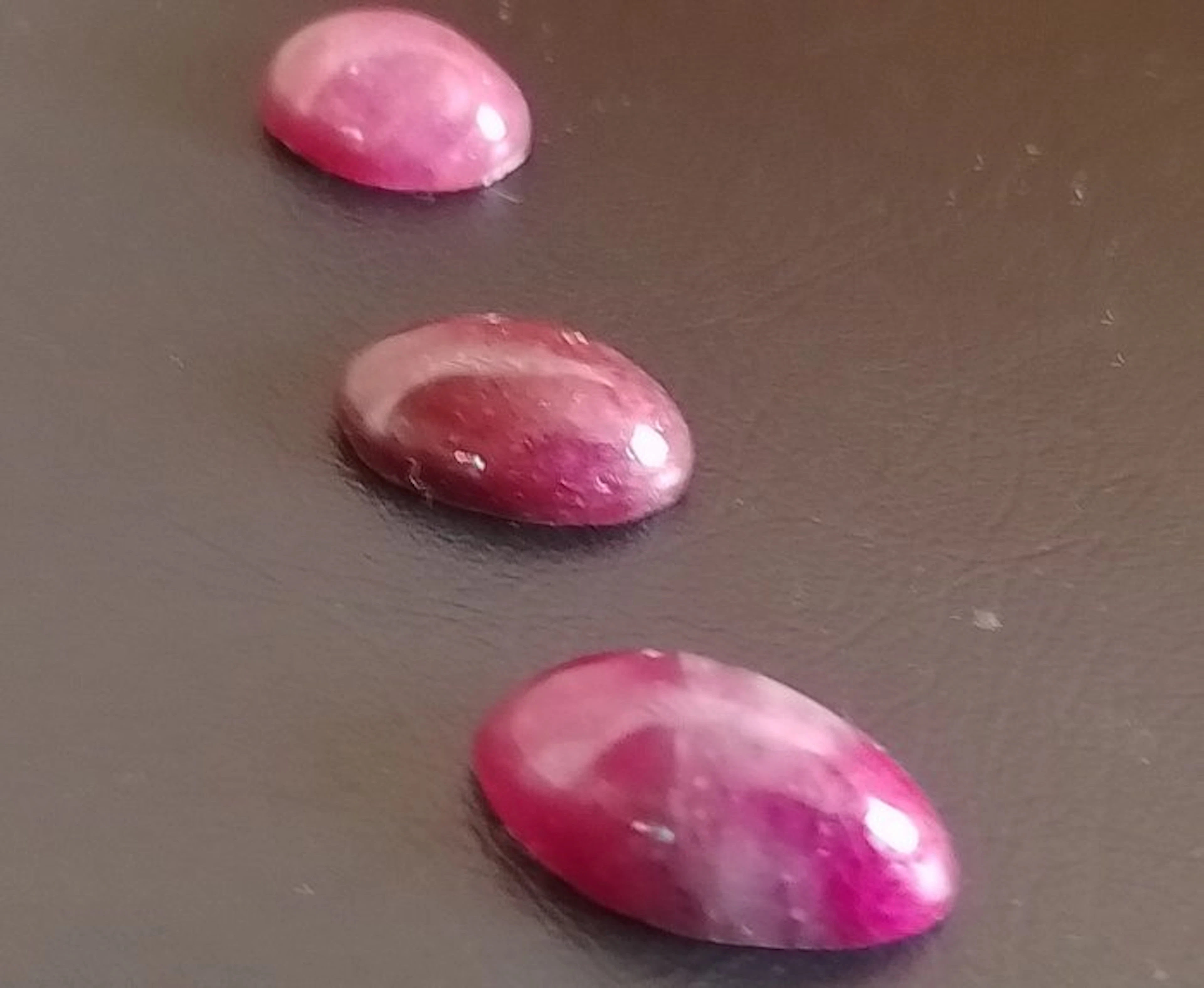 Ruby Cabochons - Height: 16 mm - Width: 9 mm- 4.58 g - (3)