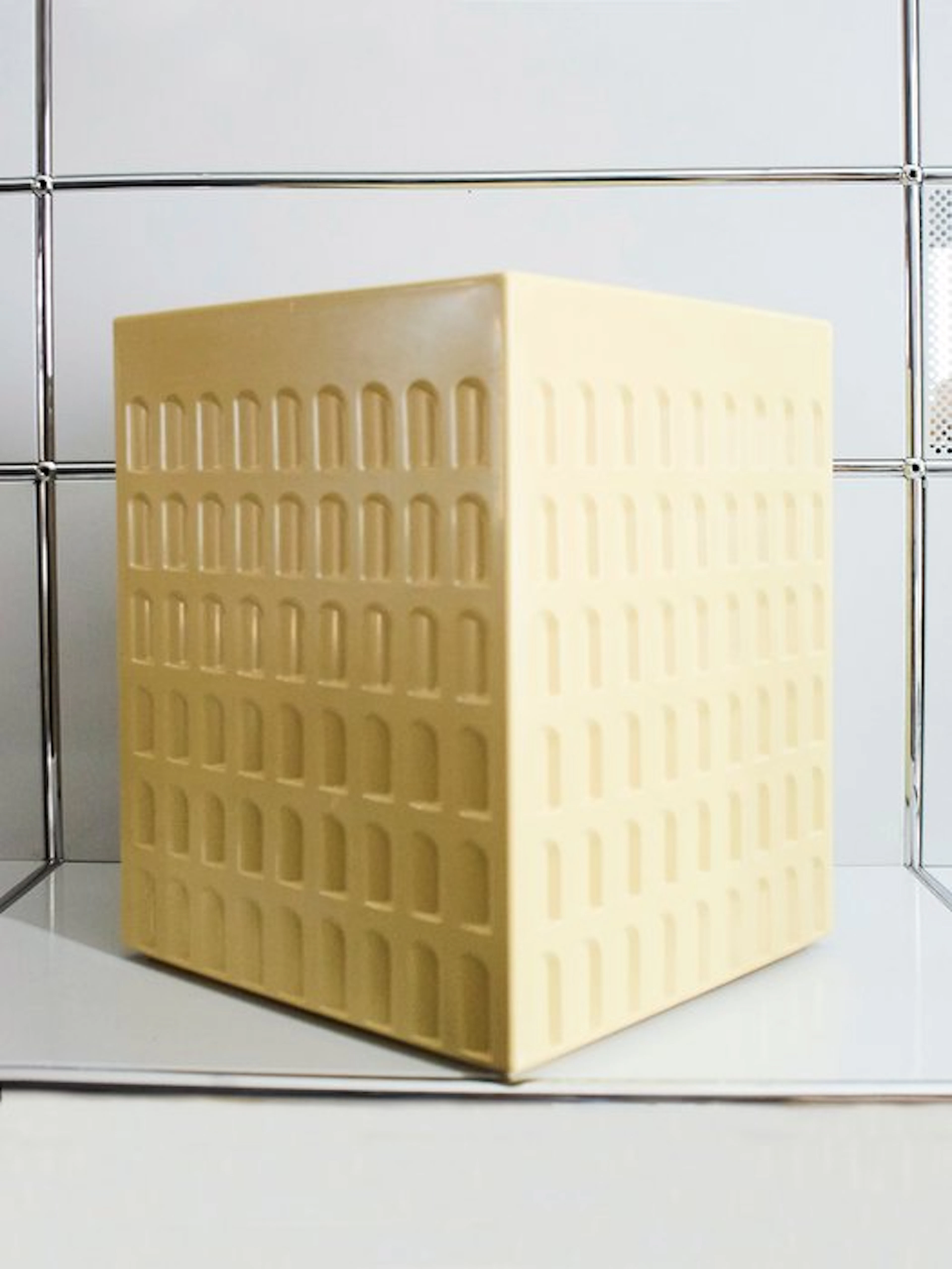 Kartell - Fabio Novembre - Stool - EUR - Taupe - Plastic