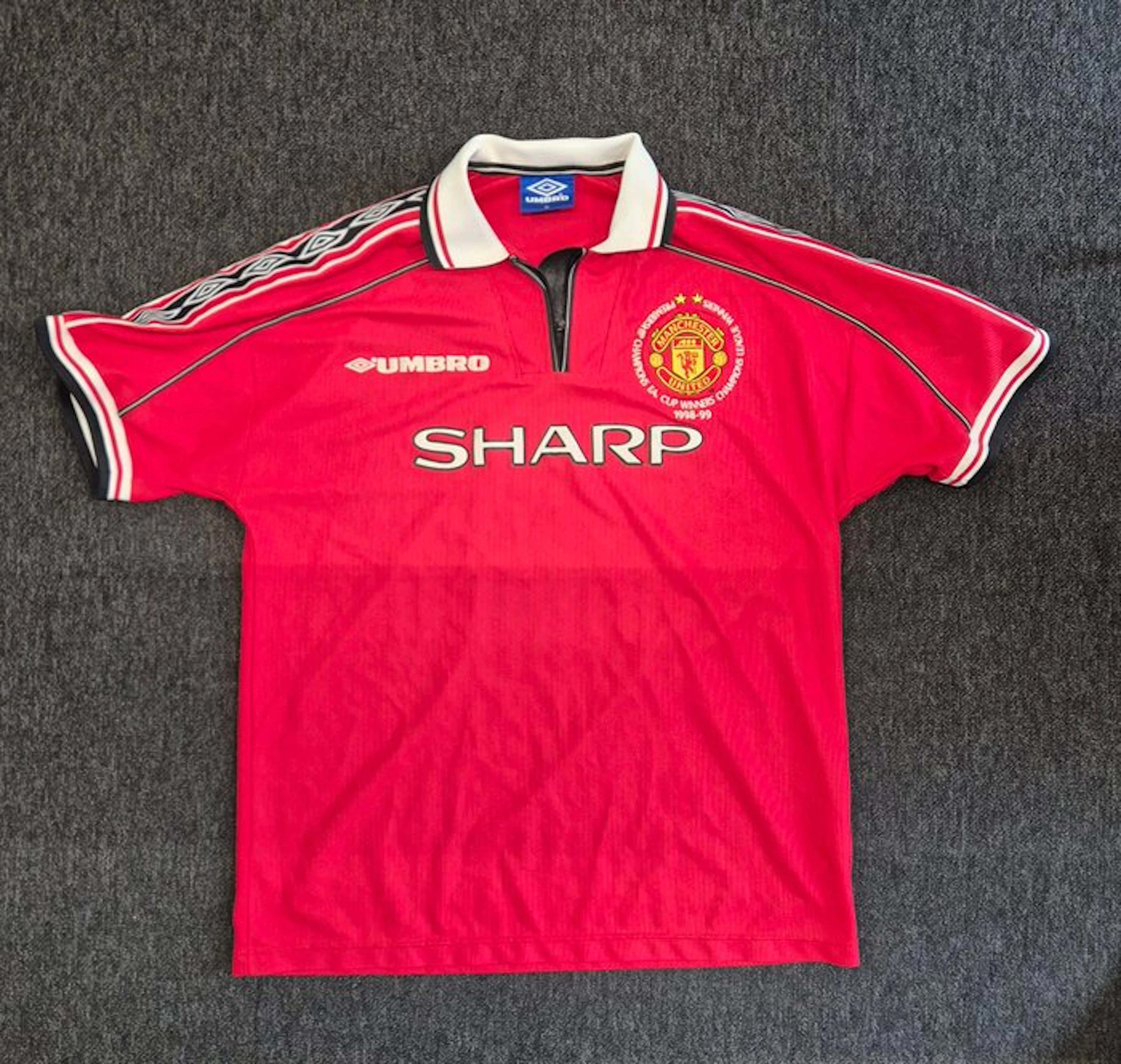 Manchester United - Premier League - 1999 - Football jersey