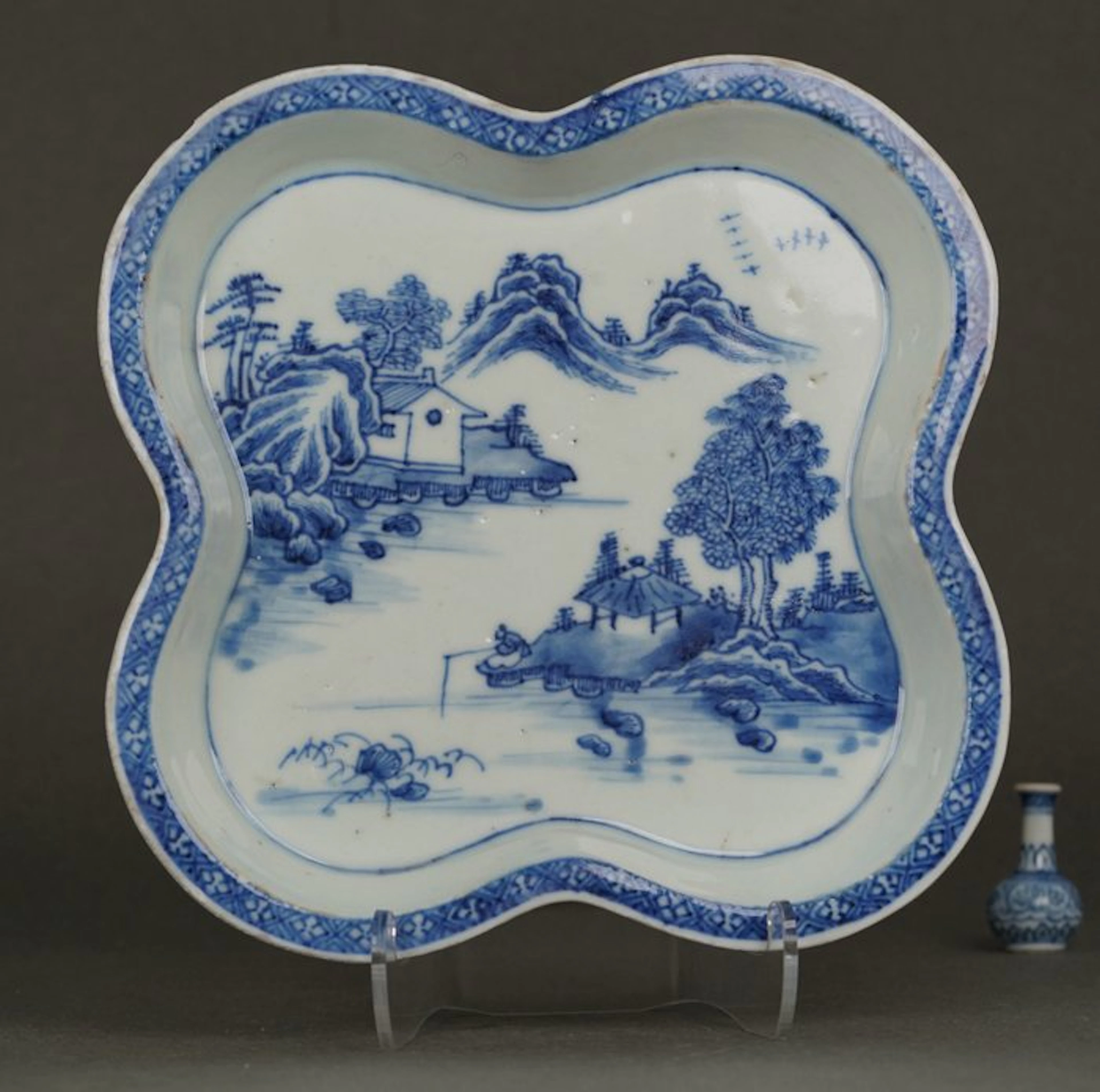 Kangxi (1662-1722) - Platter - Taoist Scholar Fishing in...
