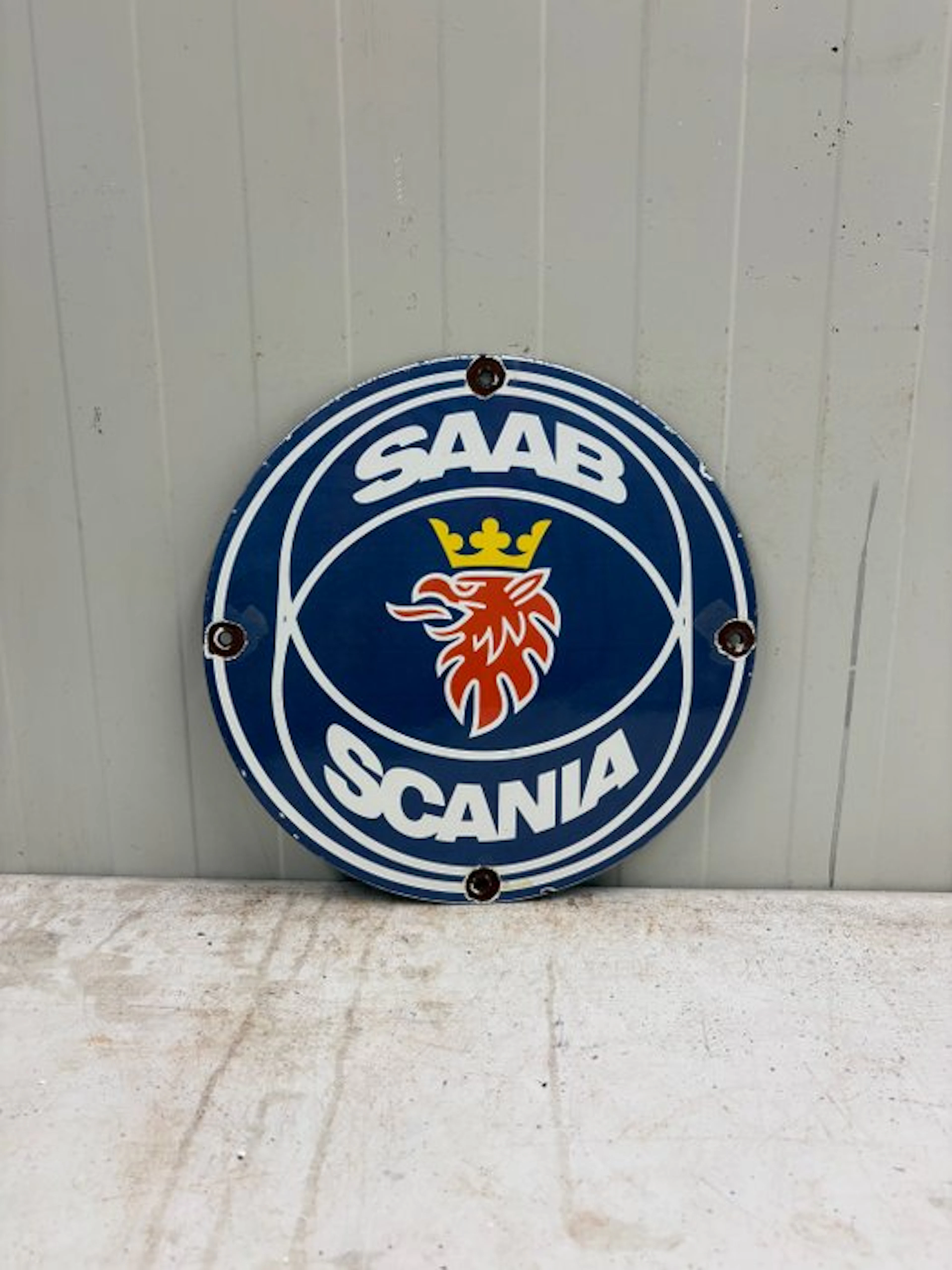 SAAB Scania – Rond Emaille Automobilia Reclamebord met...