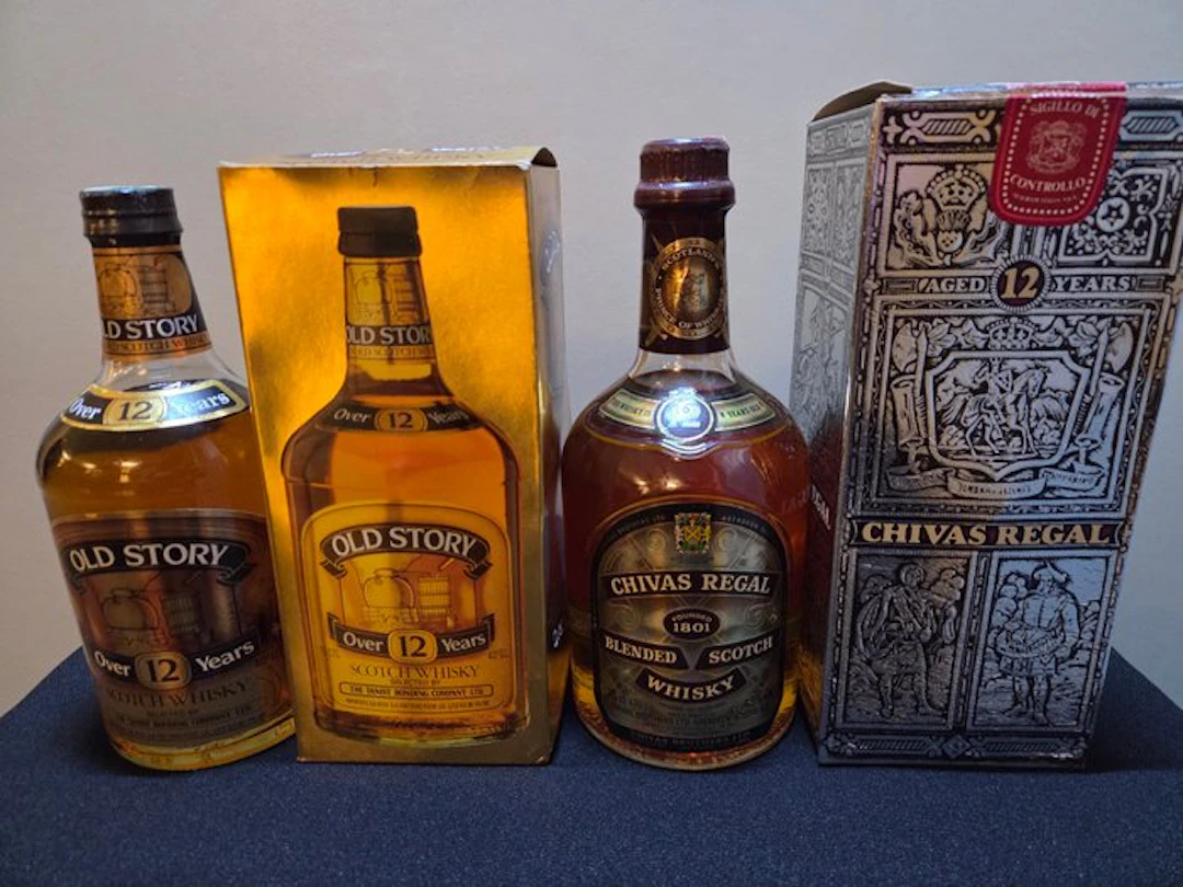 Chivas Regal 12yo + Old Story 12yo - 750ml, 700ml - 2 bottles