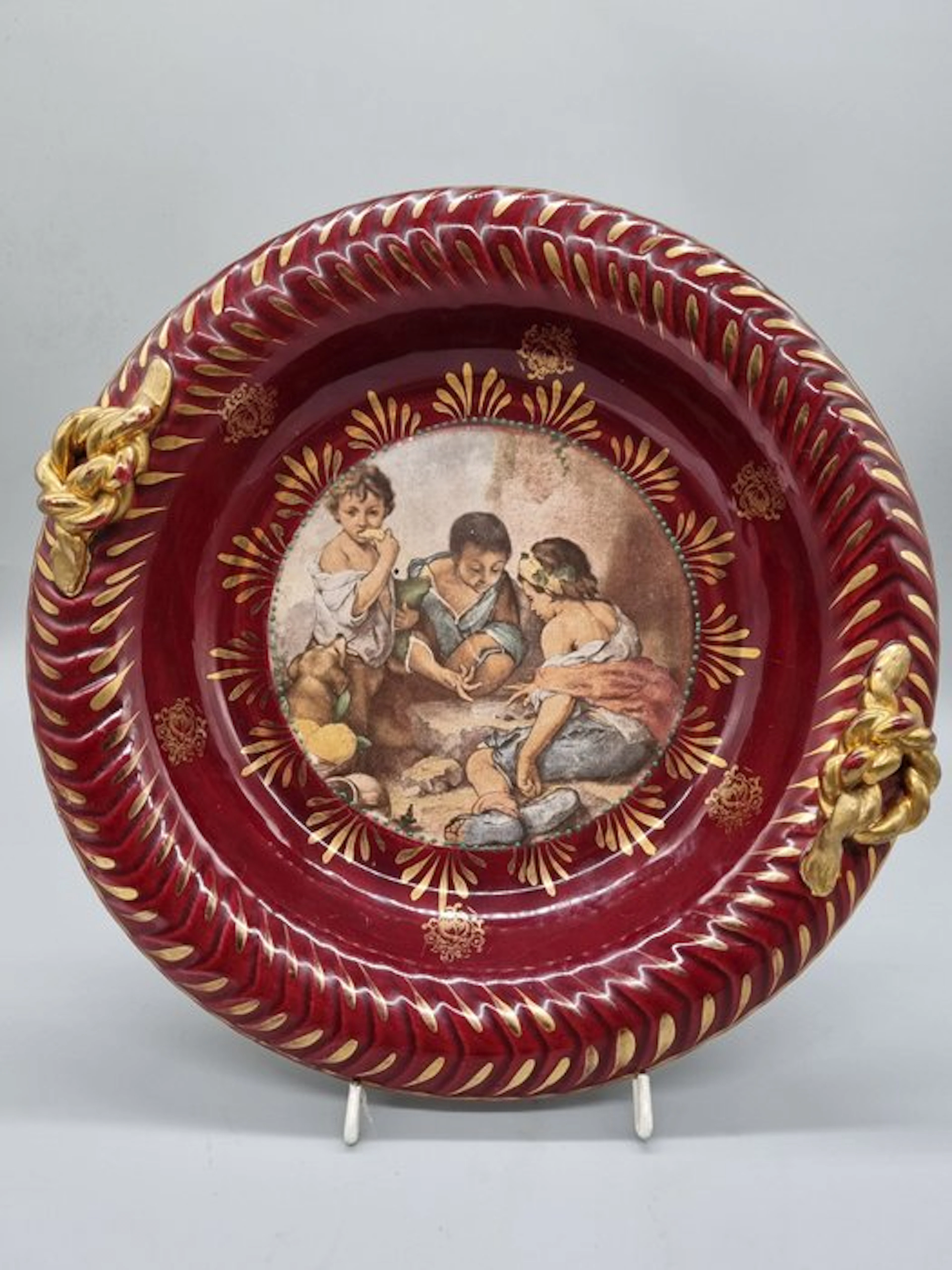 Dish - Prunkvoller Keramik-Zierteller – Murillo Motiv mit Goldstaffage