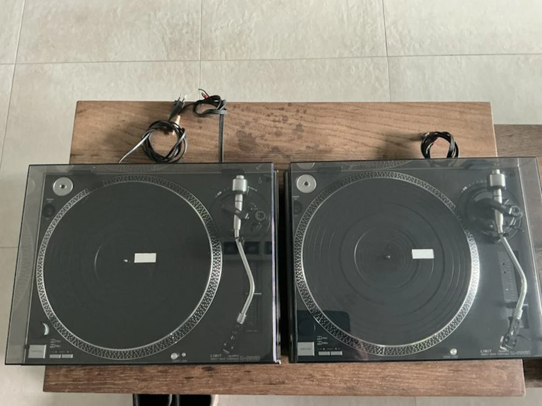 Technics - DJ-2500SQ Turntable - Multiple models