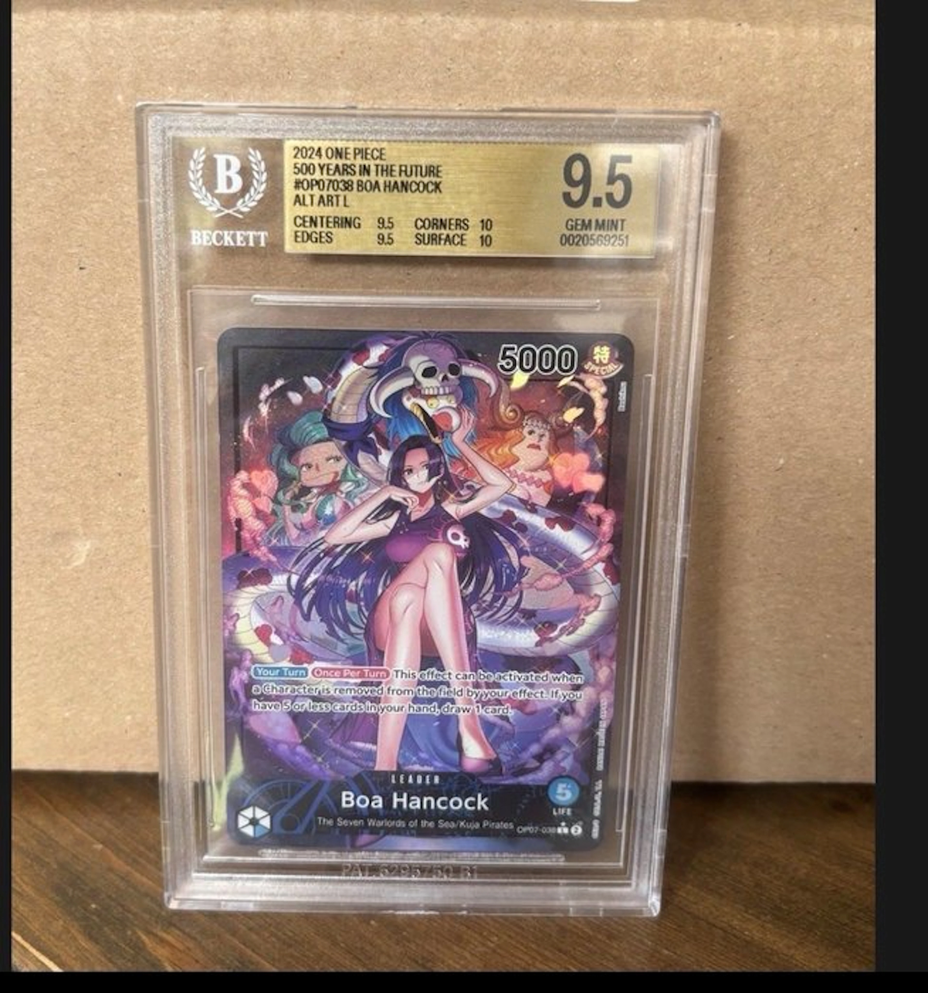 Bandai - 1 Graded card - One Piece - Boa Hancock OP07-066 Foil - Beckett 9.5