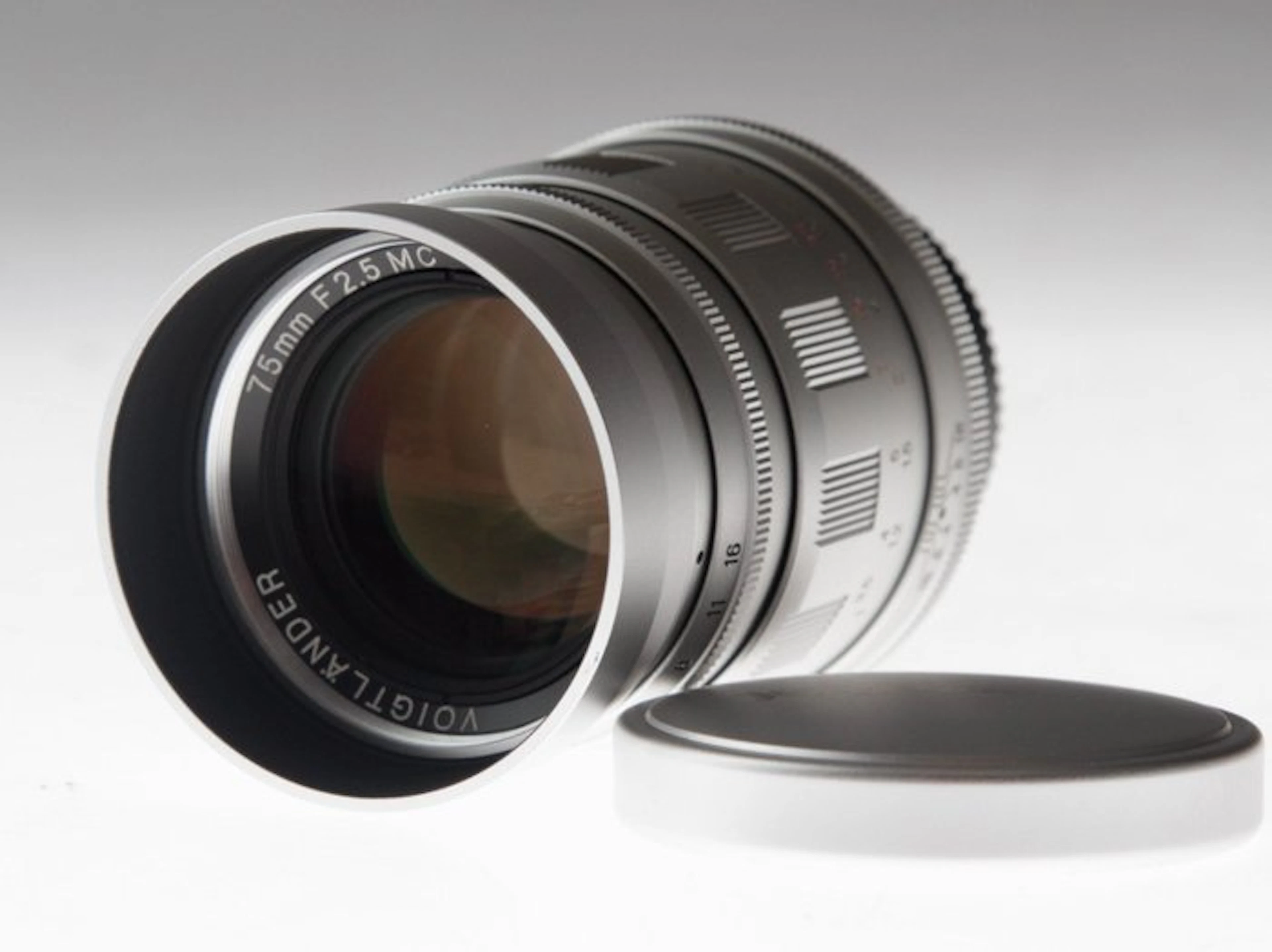 Voigtländer Color Heliar ASPH 75mm 1:2,5 Telelens