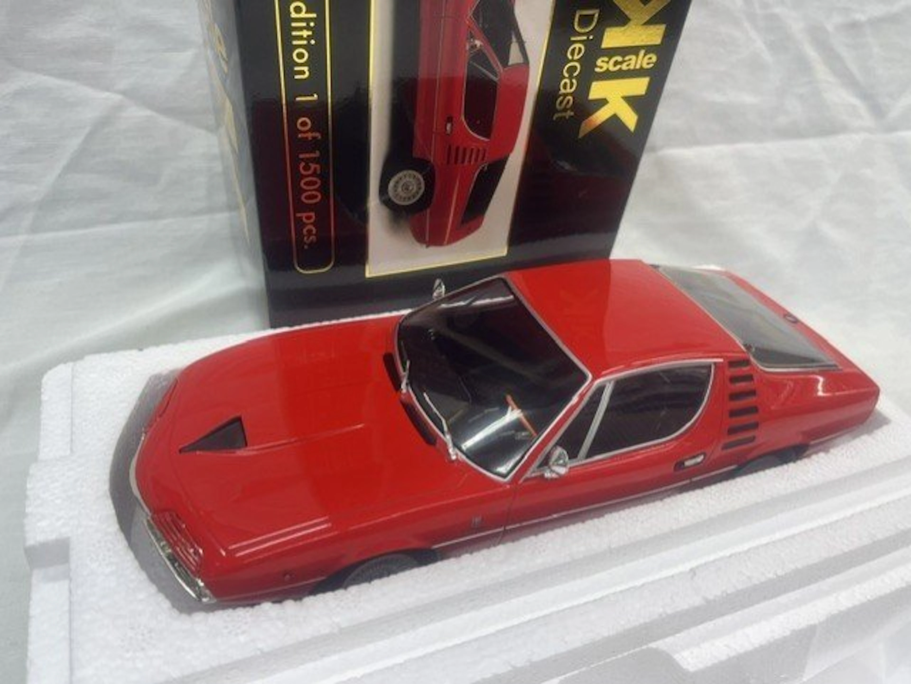 KK-Scale 1:18 - Model car - Alfa Romeo Montreal 1970