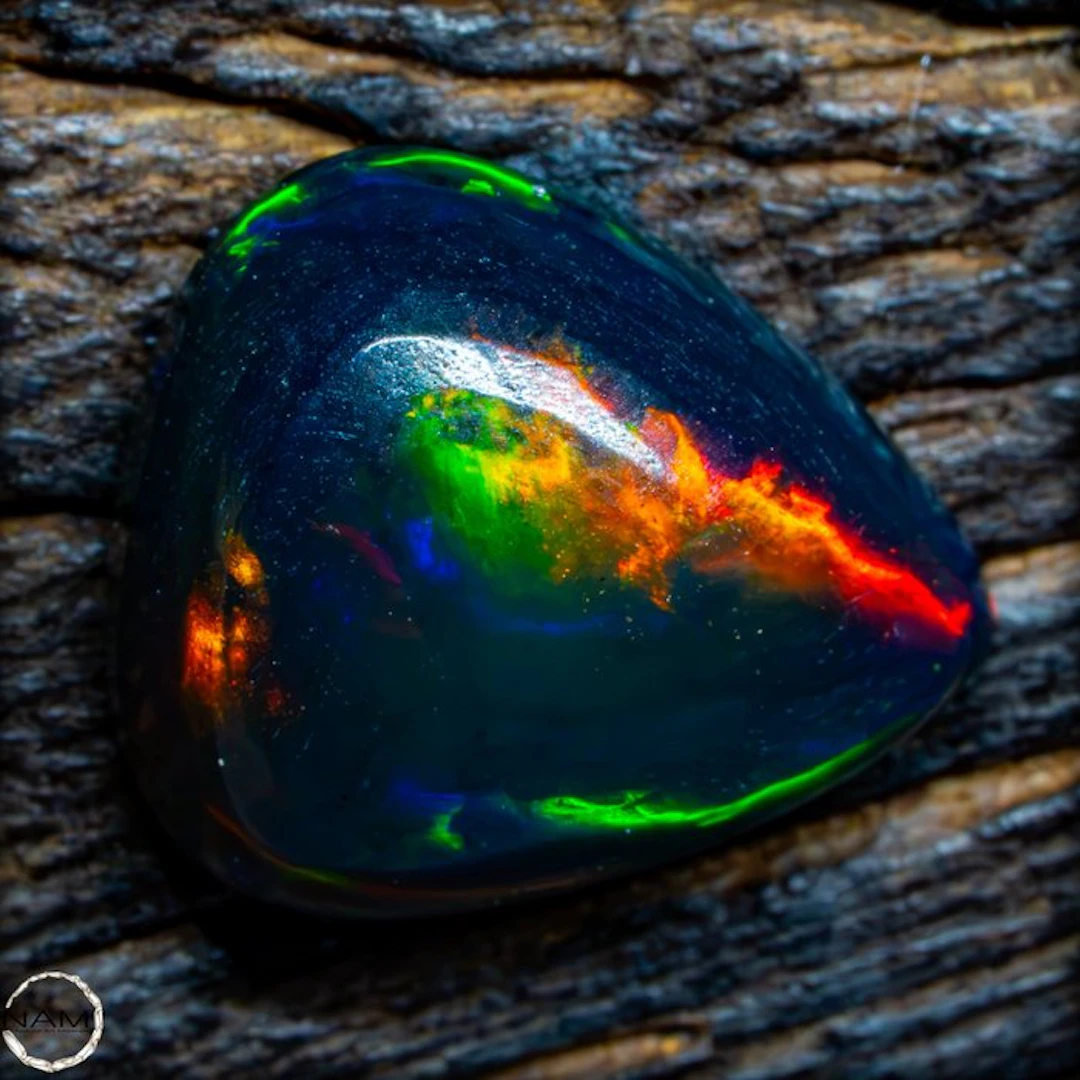 Black Opal – exceptional depth of fire with intense red