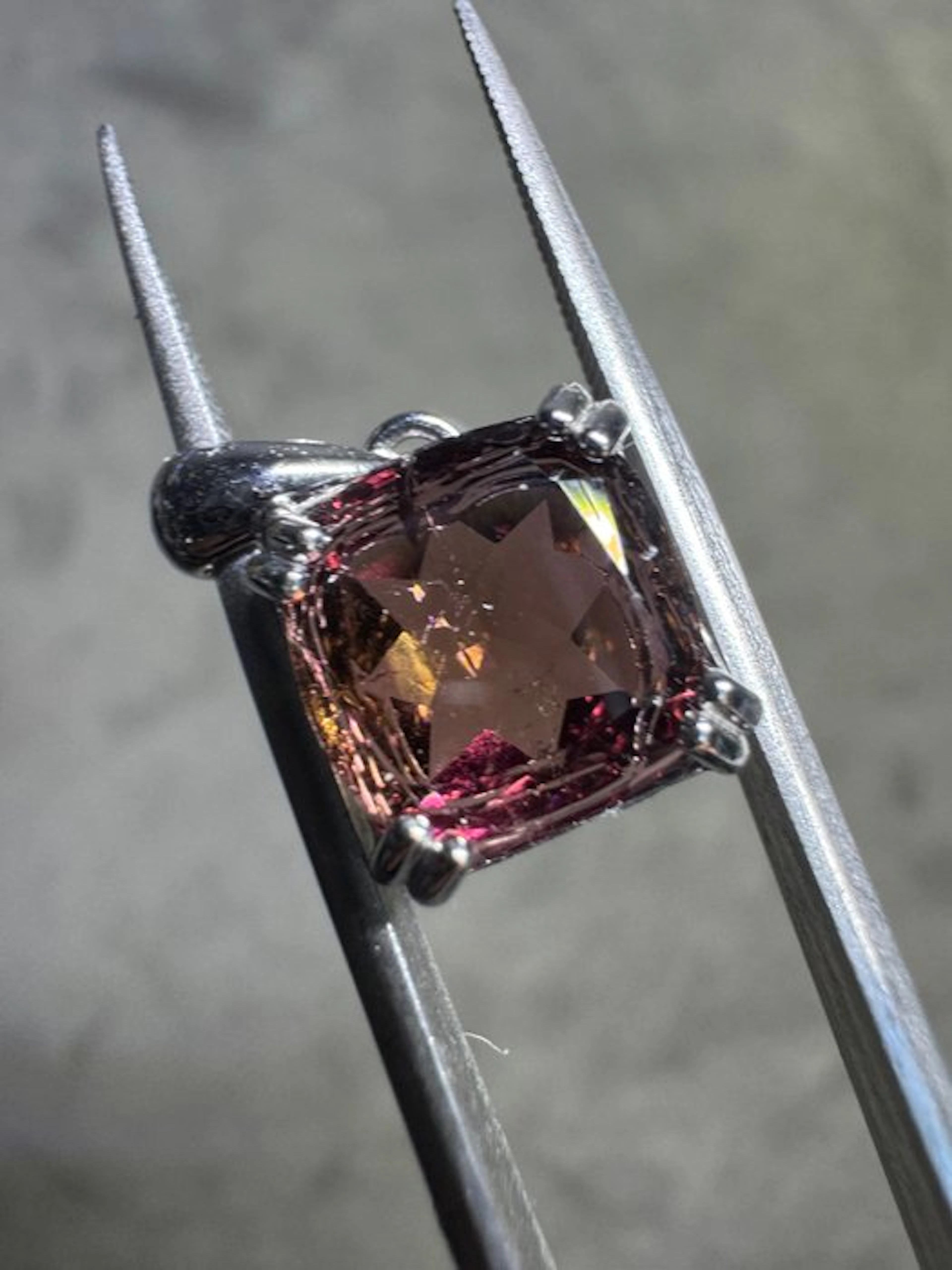 Natural tourmaline pendant in 925 silver - 7.62 carats. Jewellery- 1.52 g