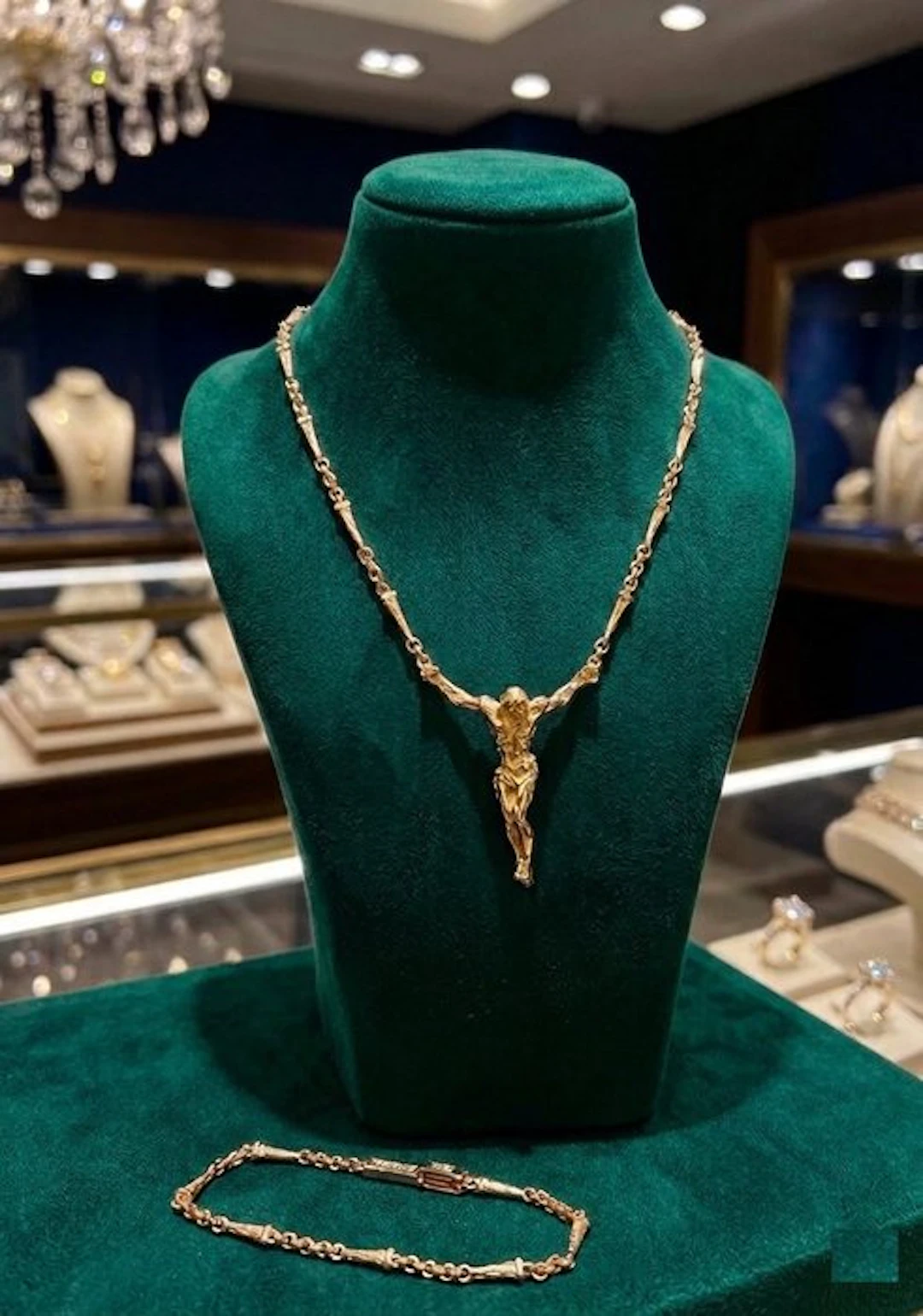 Silver - Necklace with pendant - After Salvador Dalí Christ