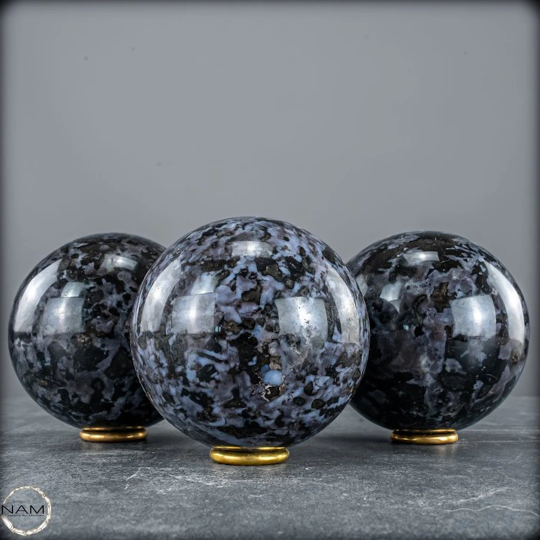 Exclusive Merlinit sphere set – Three fascinating natural...