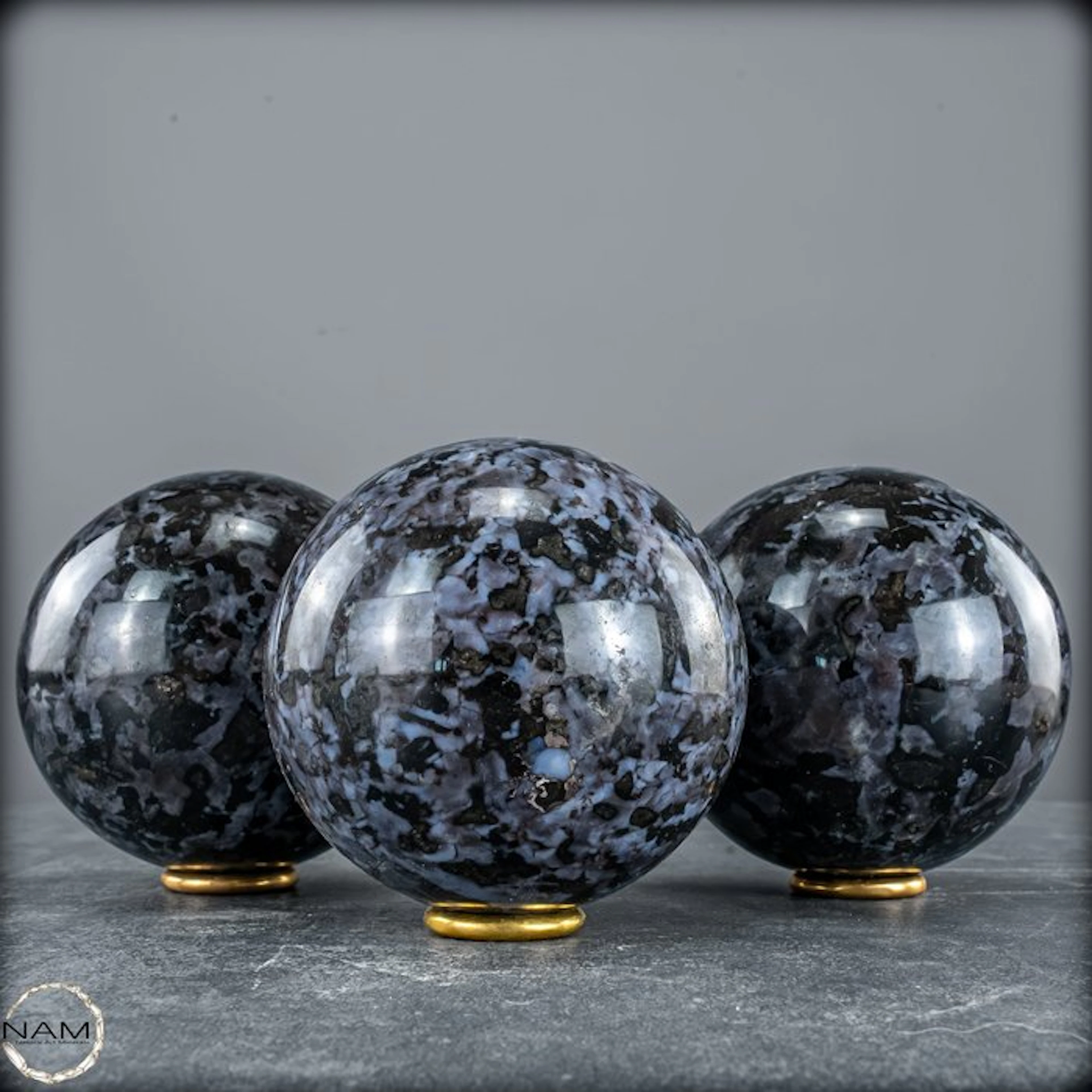 Exclusive Merlinit sphere set – Three fascinating natural...