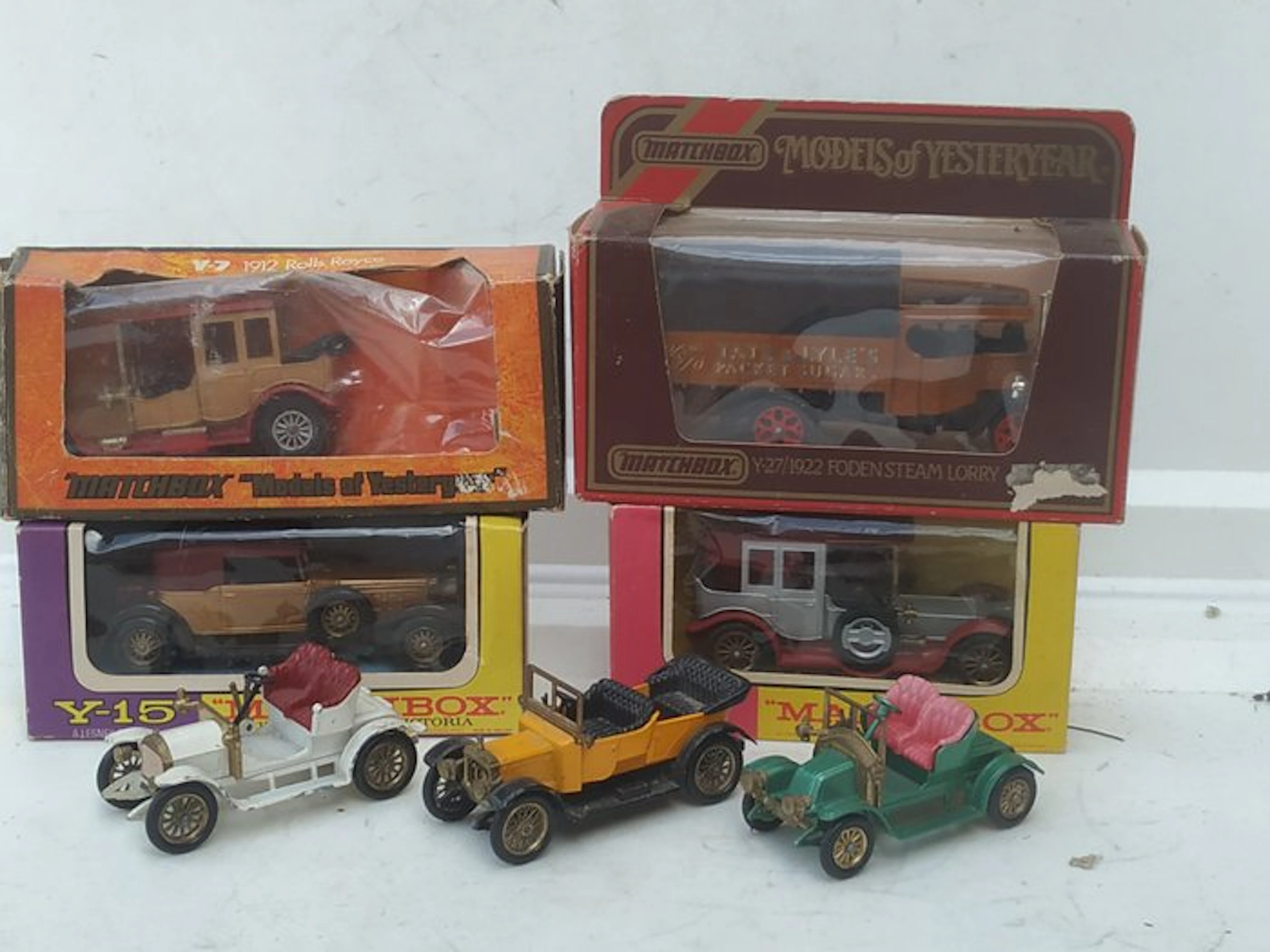 Matchbox Models of Yesteryear Series 1:76 - Model sedan...
