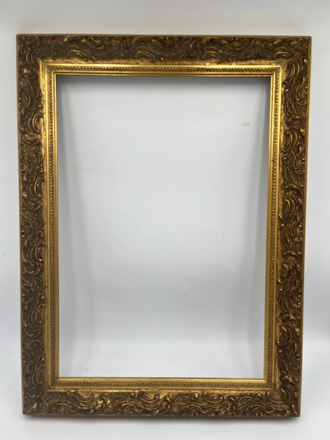Frame - Wood - Golden frame
