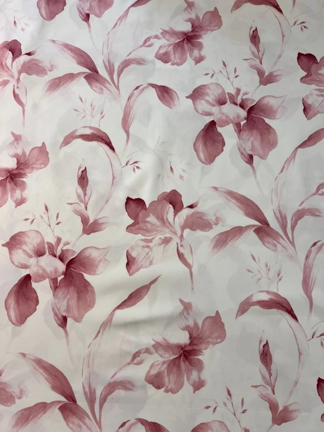 Elegant cotton-satin fabric — Sanderson floral style. - Textile -