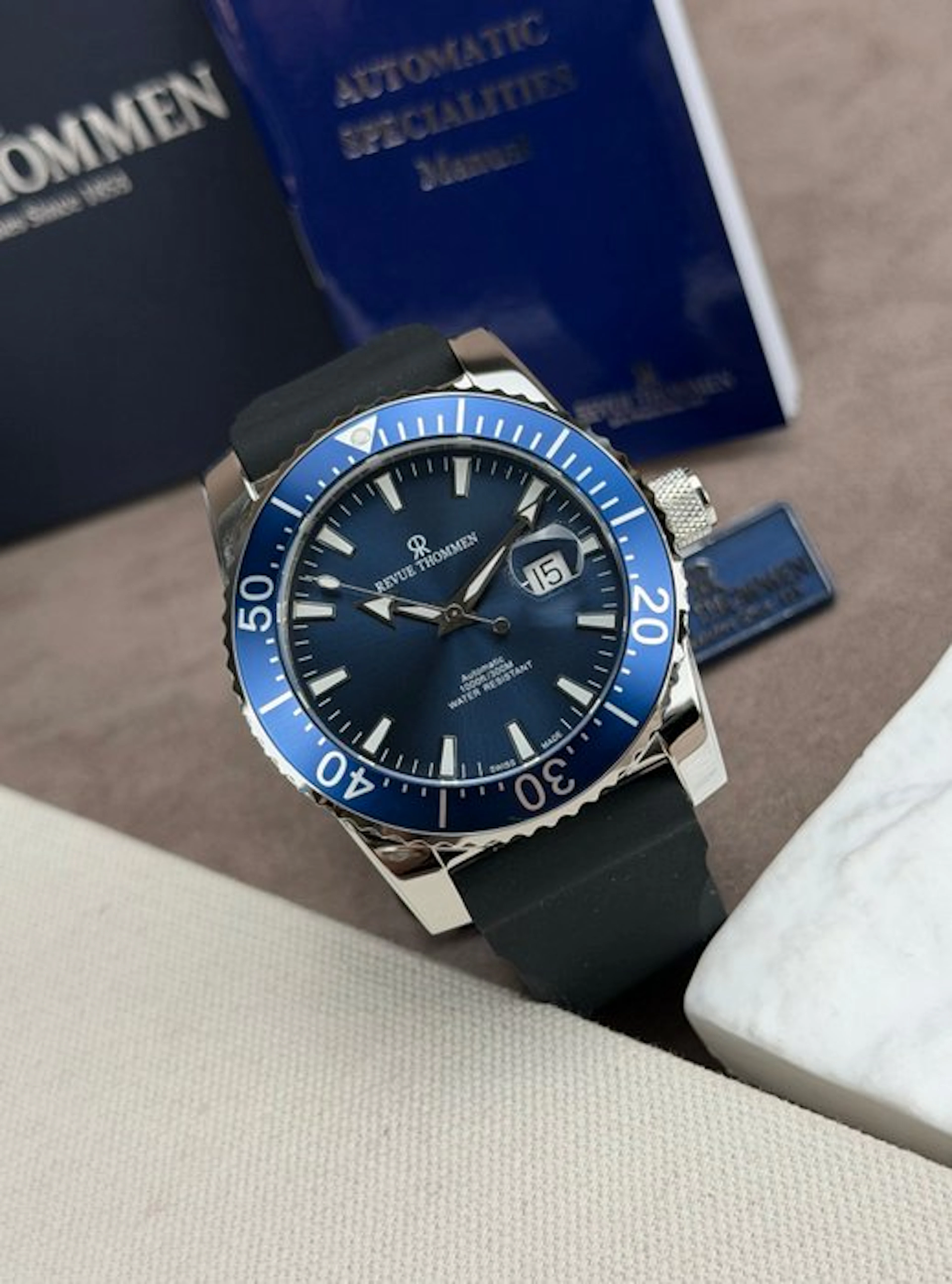 Revue Thommen - Diver Automatic Date Blue - 17030.2535 - Men - 2020-2025
