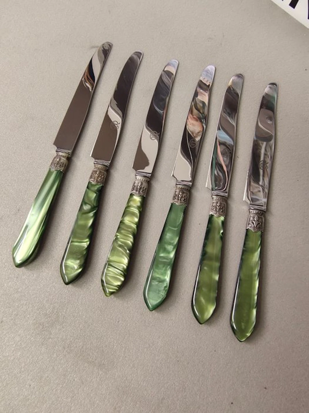 YTOURNEL coutelier orfèvre - Table knife - Resin, Steel