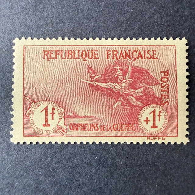 France - Yvert 154 "Orphelins 1fr+1fr" in mint * with hinge (tiny). TB.