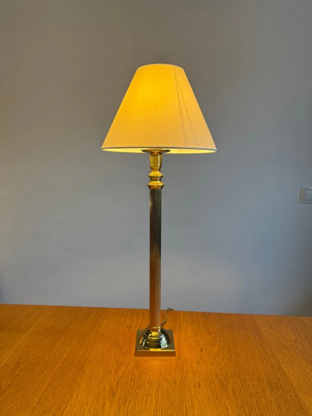Caravell - Table lamp - Brass - Hollywood Regency