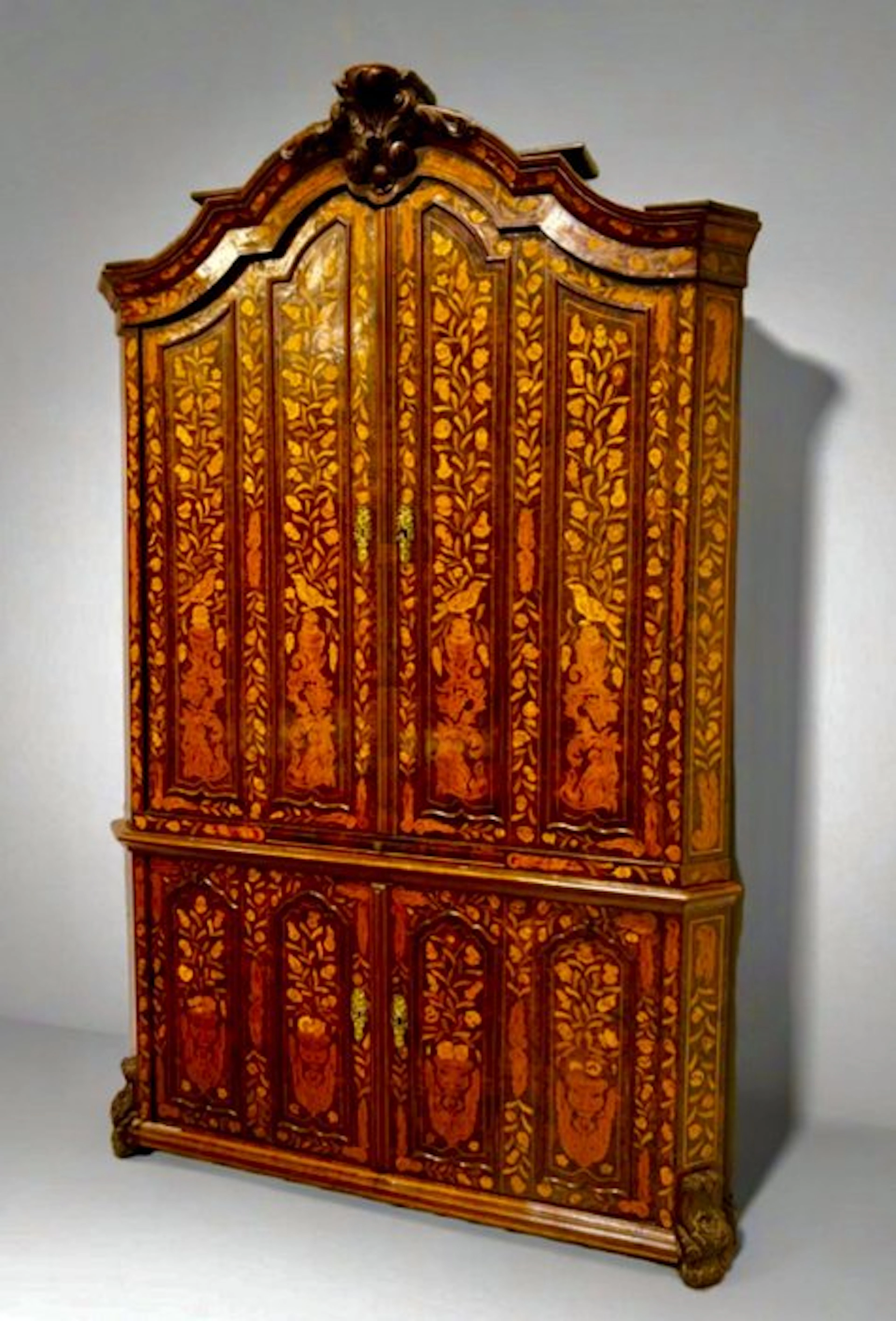 Corner cabinet - corner cabinet