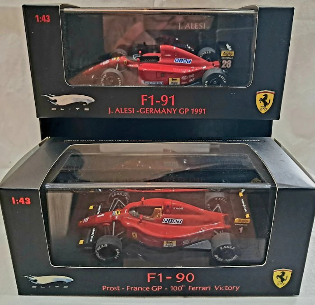 Hot Wheels 1:43 - Model race car (2) - Ferrari F1-90...