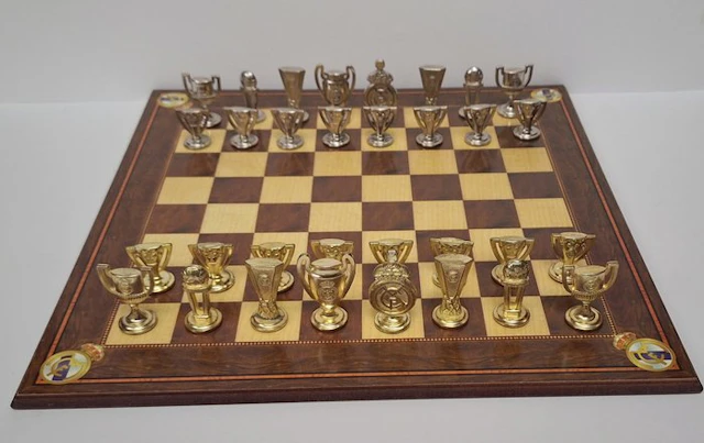 Chess set - Futbol Club Real Madrid - Metal
