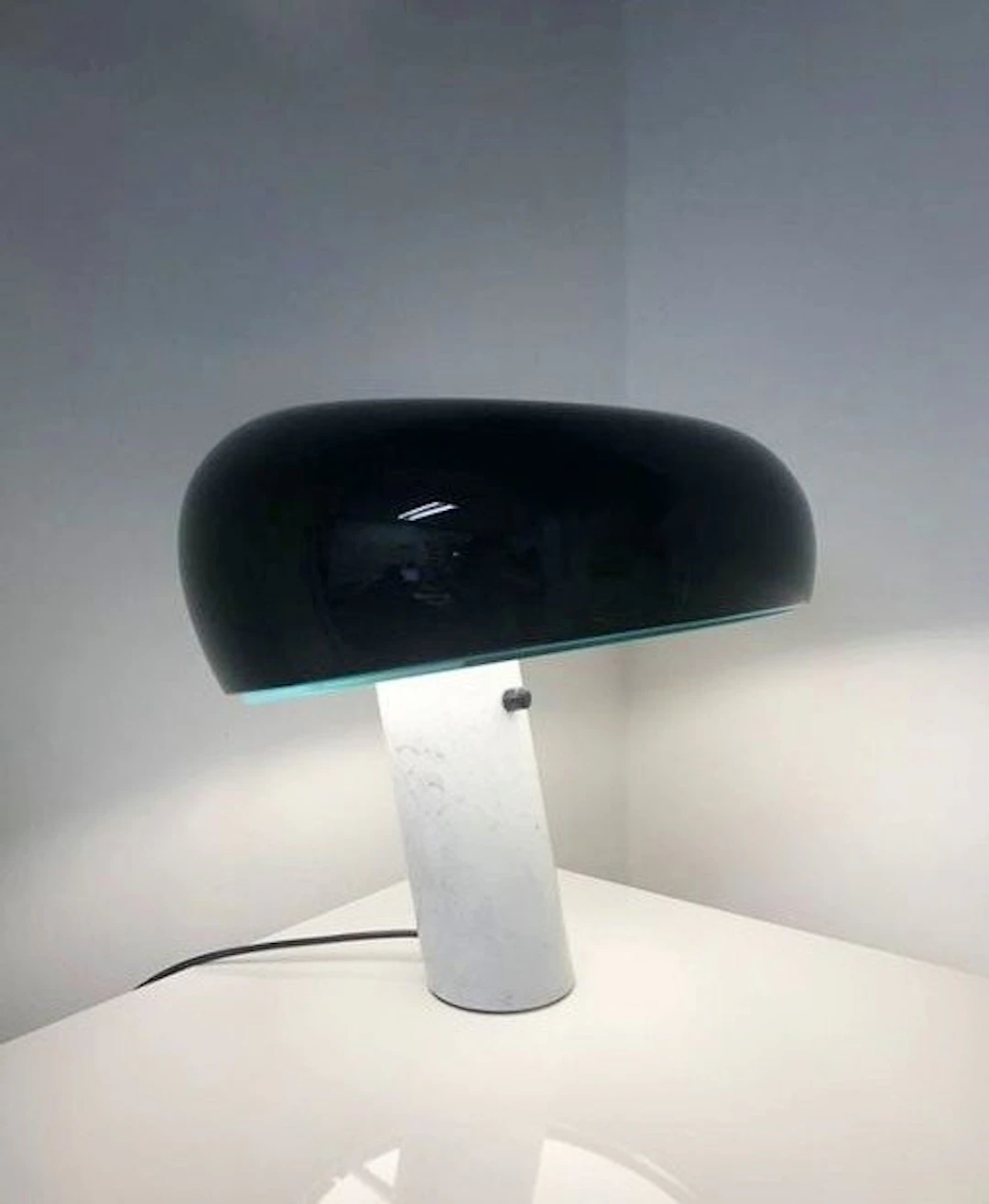 Flos - Achille Castiglioni - Table lamp - Snoopy - Aluminium, Marble