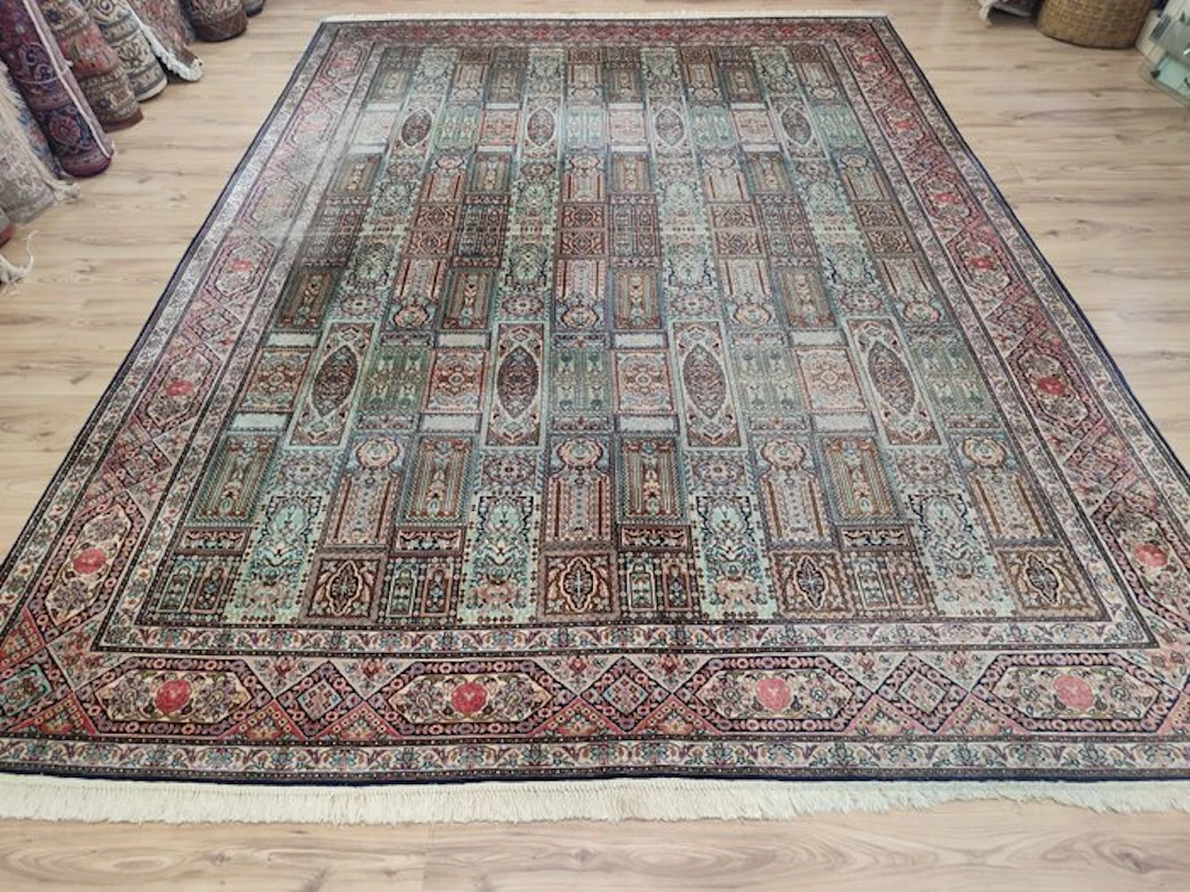 Ghoum - Rug - 3.36 m - 2.47 m - Pure natural silk design!