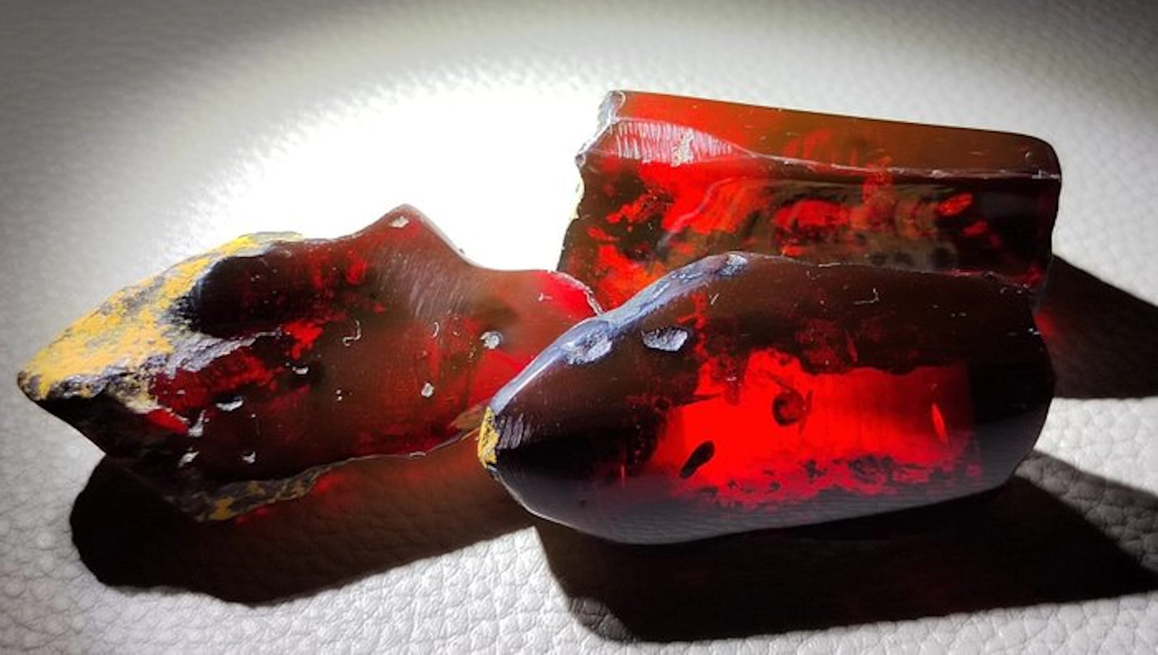 Dominican Amber!! High Quality- No Reserve Price- 24.4 g