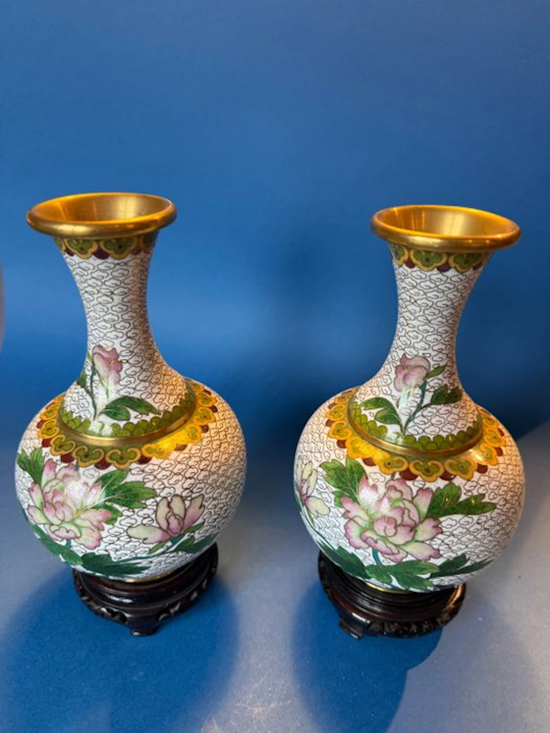 Vase - Brass - China - Pair of cloisonné vases, China (No reserve price)
