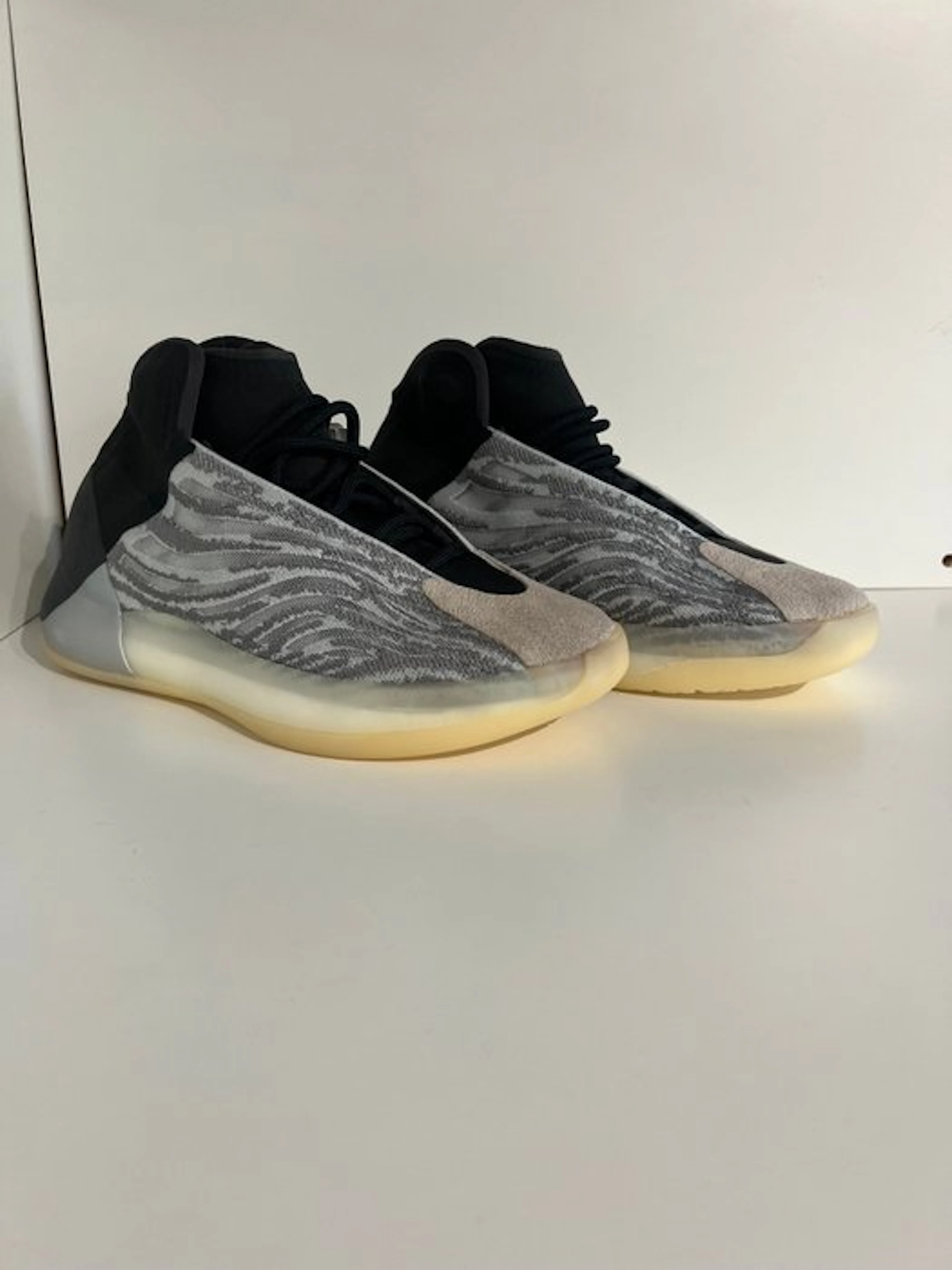 Adidas - YZY QNTM - Sneakers - Size: EU 40.5 - New with tags