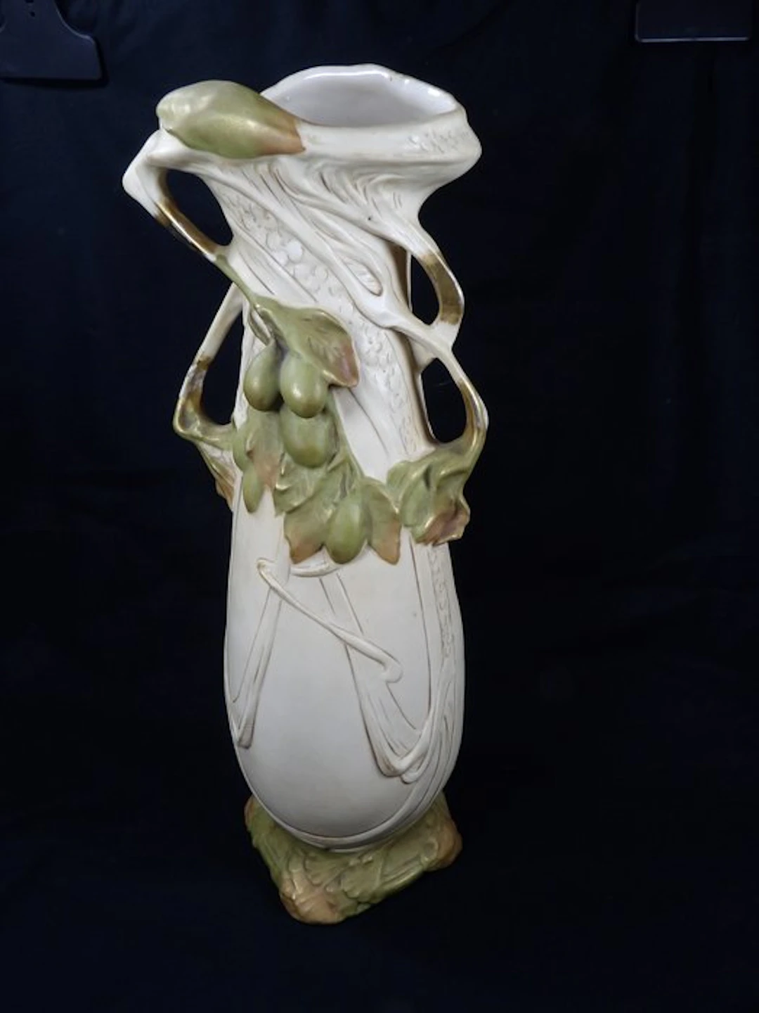 Royal Dux Porzellan-Manufaktur - Vase - Ceramic - H. 40.5 cm