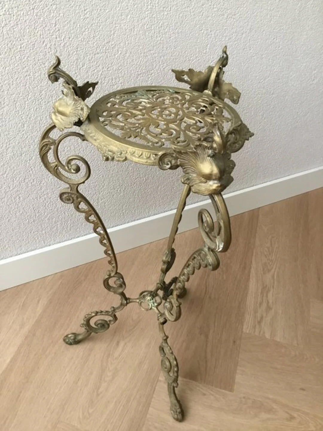 Plant table - Brass - Elegant plant end table