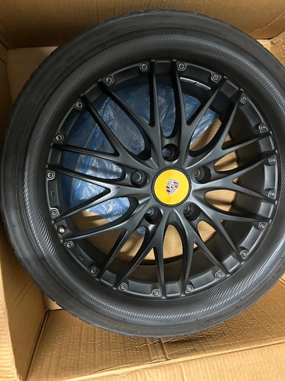 Car part (4) - Porsche - Jantes magnésium et carbone