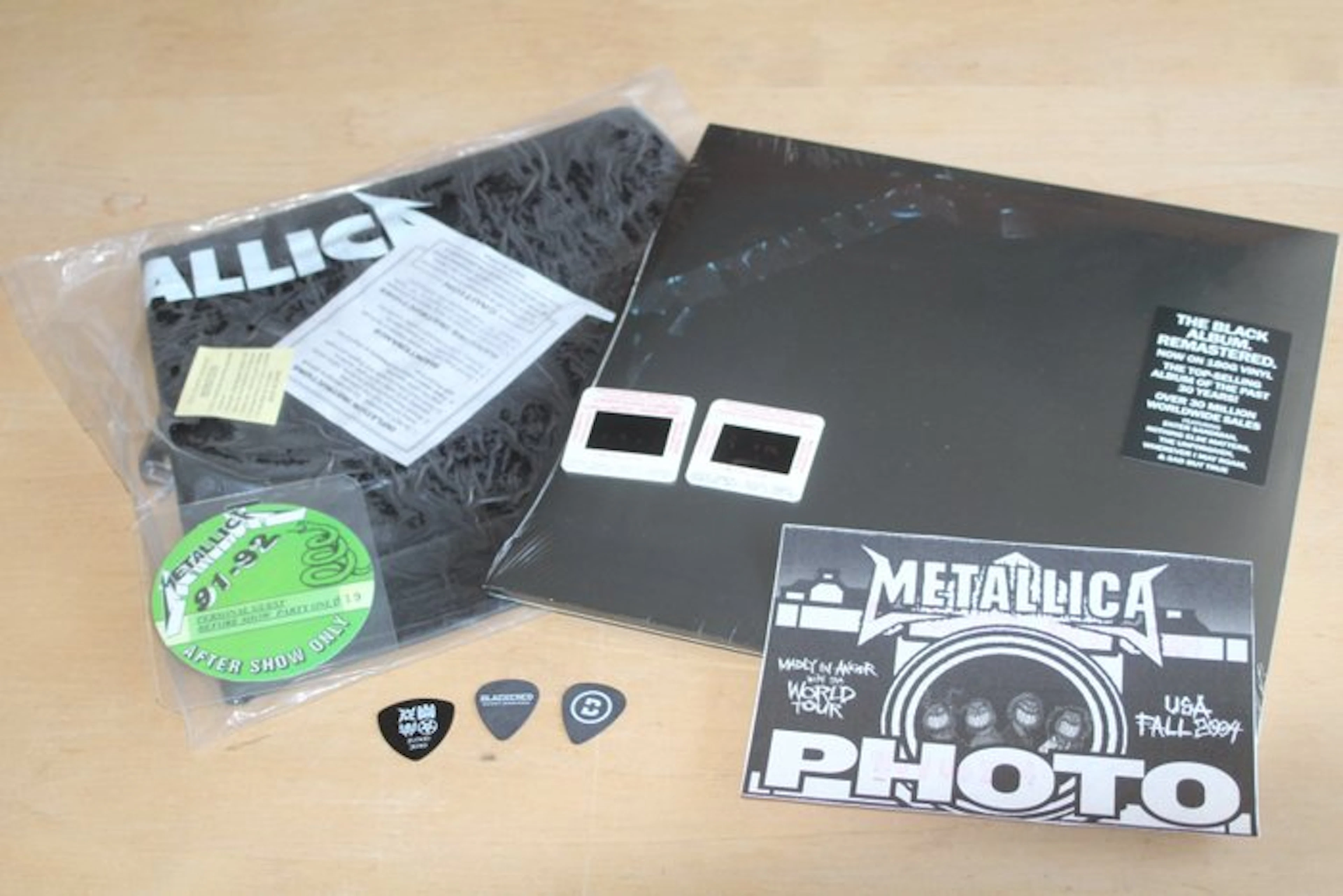 Metallica - Black Album + Memorabilia Collection - 2xLP...