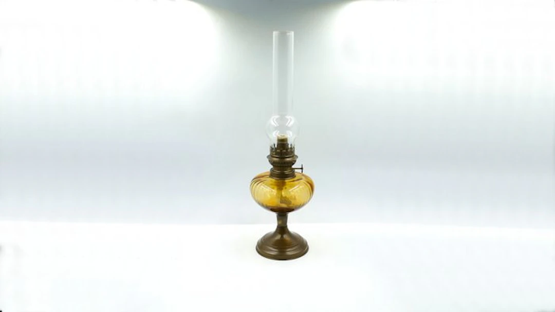 Kerosene lamp - Brass, Glass