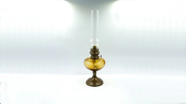 Kerosene lamp - Brass, Glass