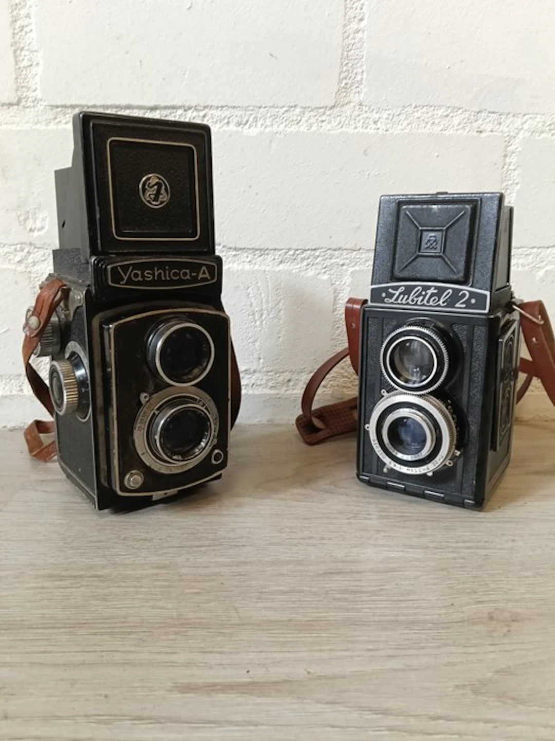 Yashica, Lubitel Yashica-A / Lubitel 2 Twin lens reflex camera (TLR)