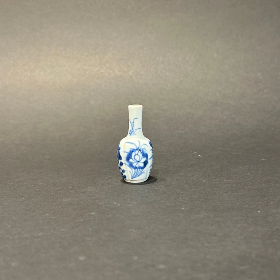 Vase - Porcelain - China - Kangxi (1662-1722) - miniature...