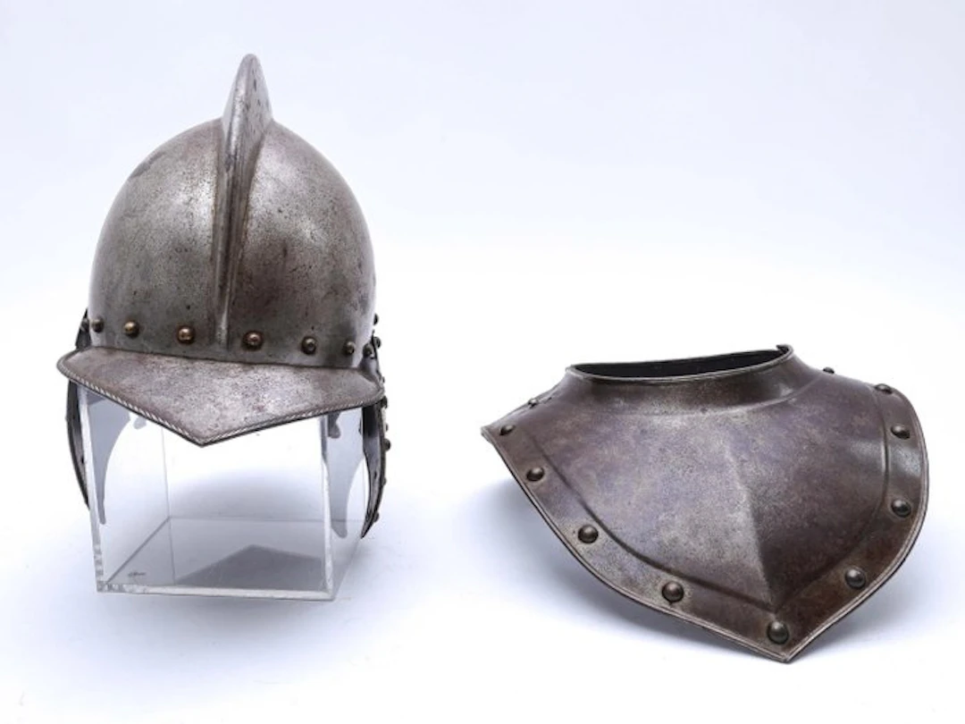 Wrought iron Armour - 43 cm