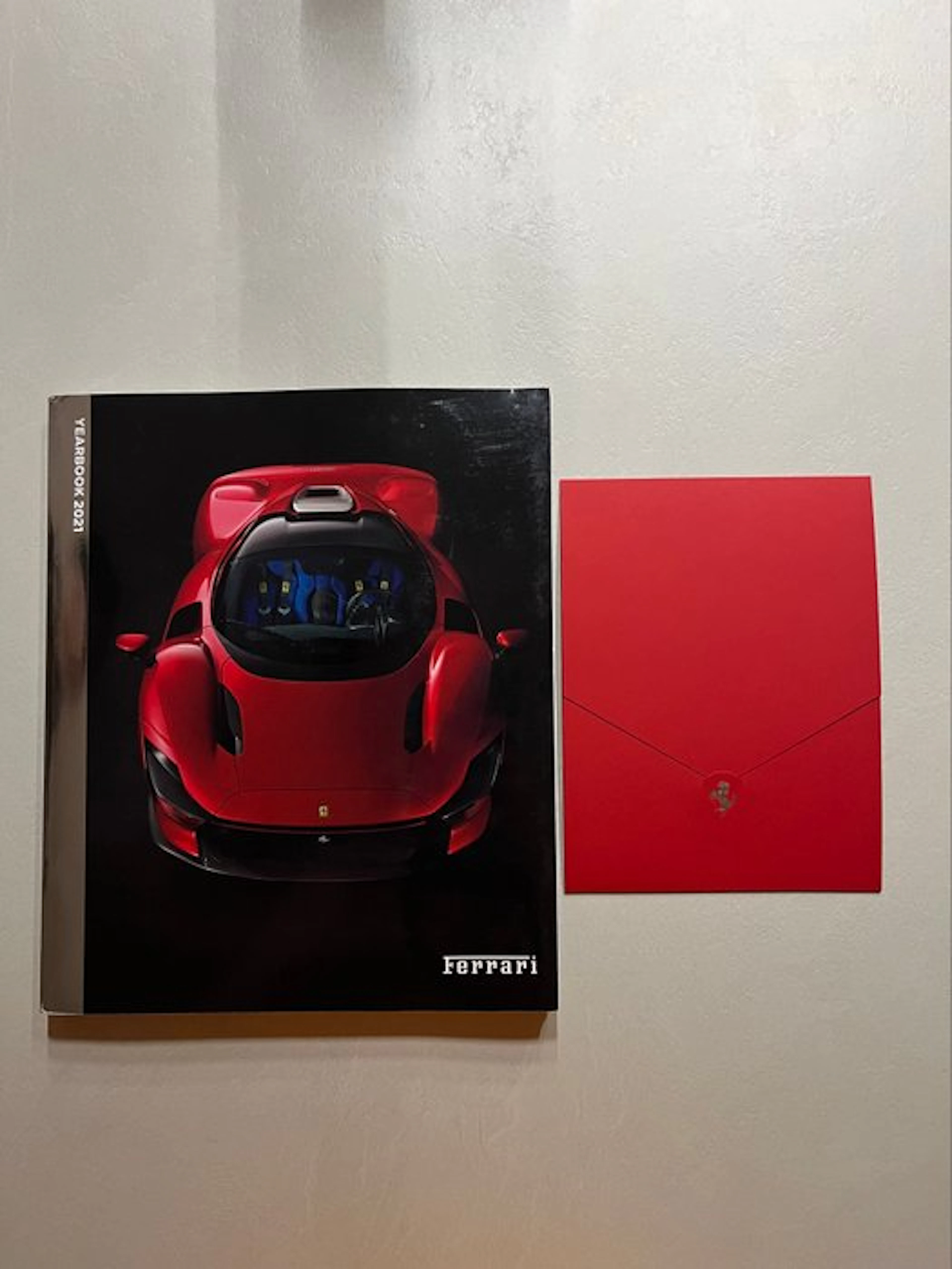 Ferrari Maranello - Ferrari Daytona SP3 Yearbook 2021...
