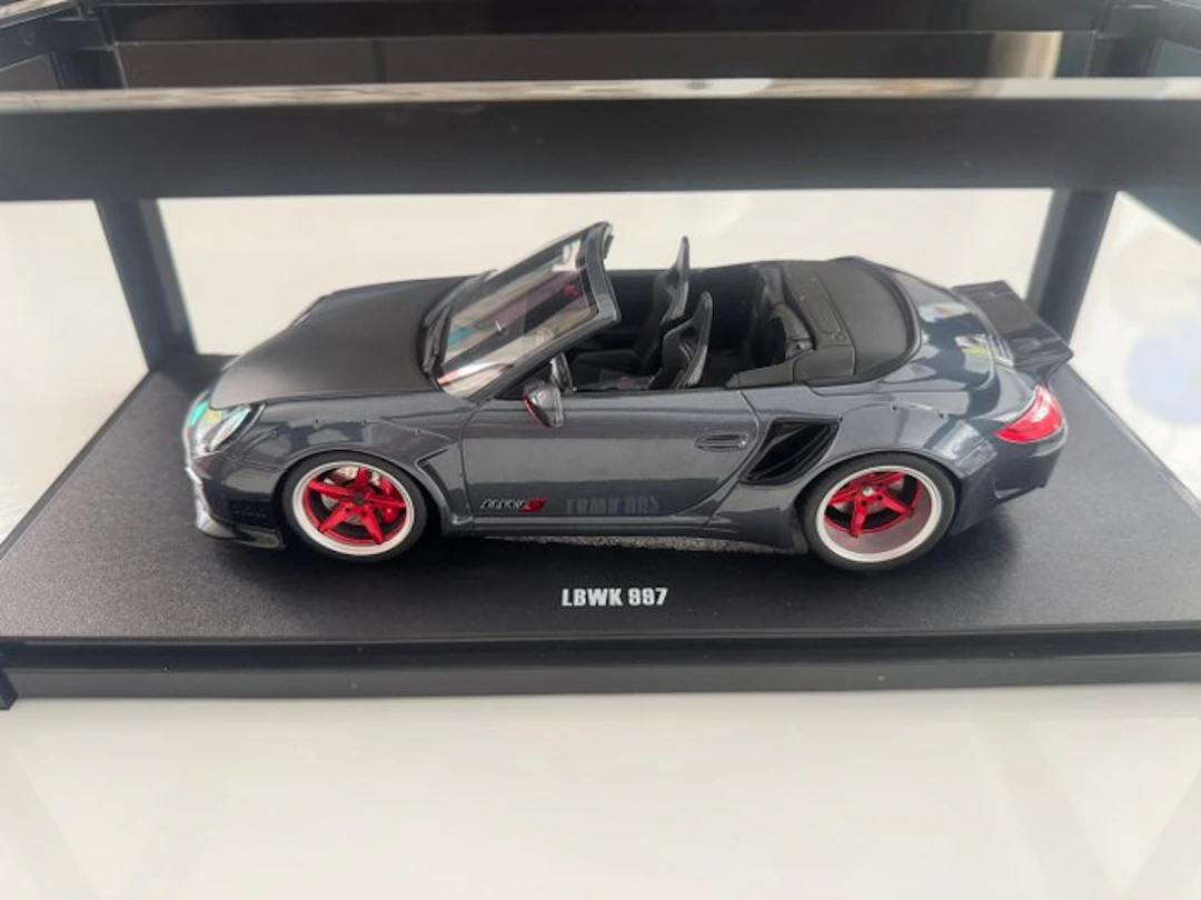 1:18 - Model sports car - Porsche 911 (997) Liberty Walk