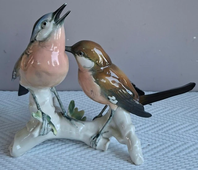 Karl Ens - Statuette, Vogels op tak - 13 cm - Porcelain - 1950