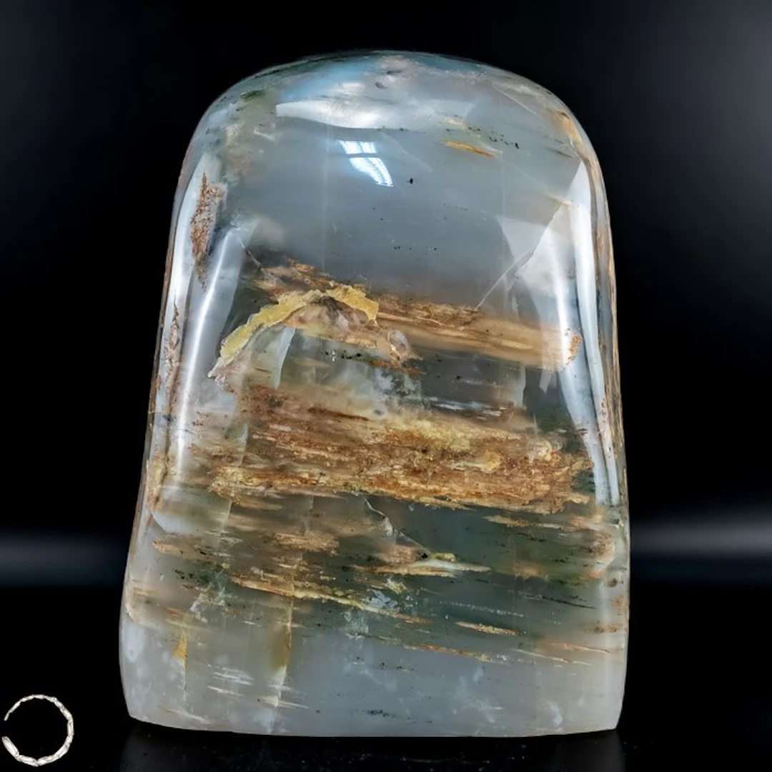 Rare Natural Garden-Quartz Freiform, Brazil- 4030.37 g