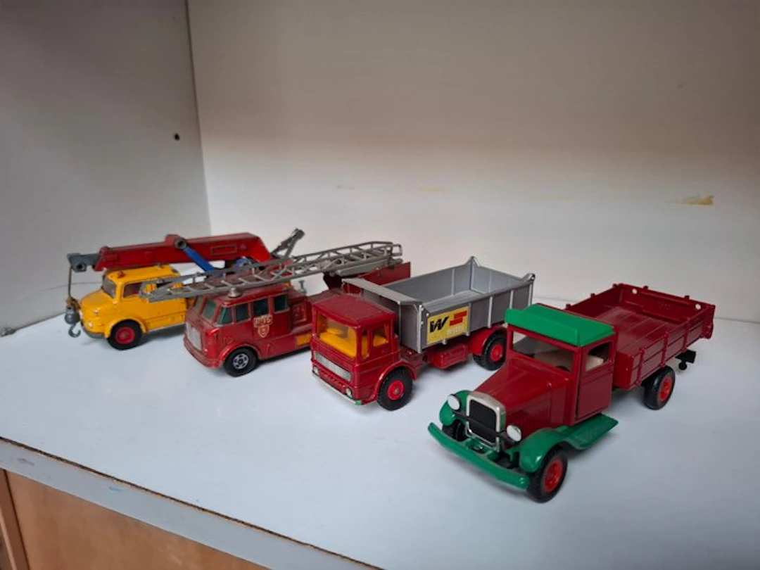 Siku, Matchbox - Model truck (4) - vintage speelgoed vrachtwagens